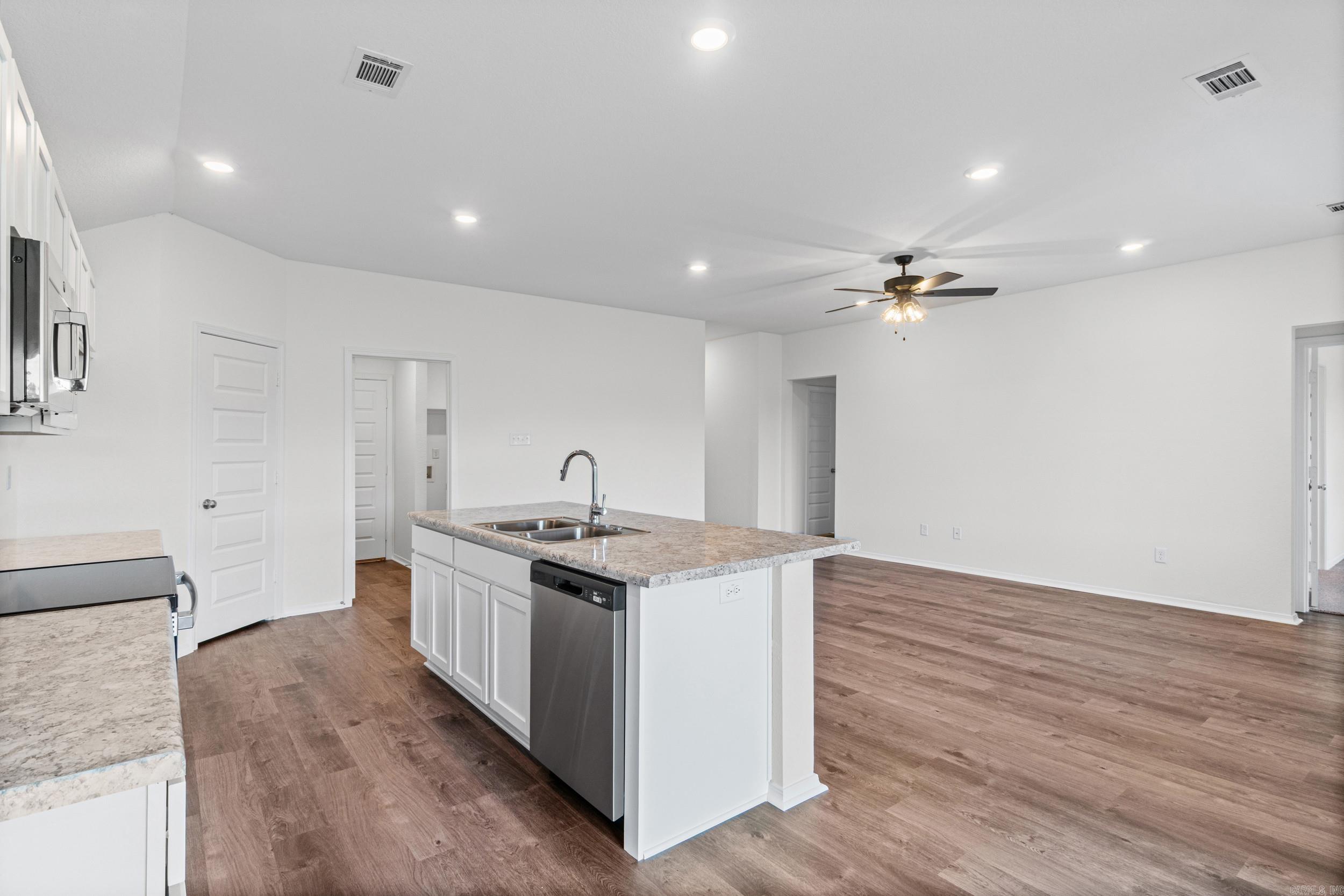 SOUTHFORK RANCH S/D PH I - Residential