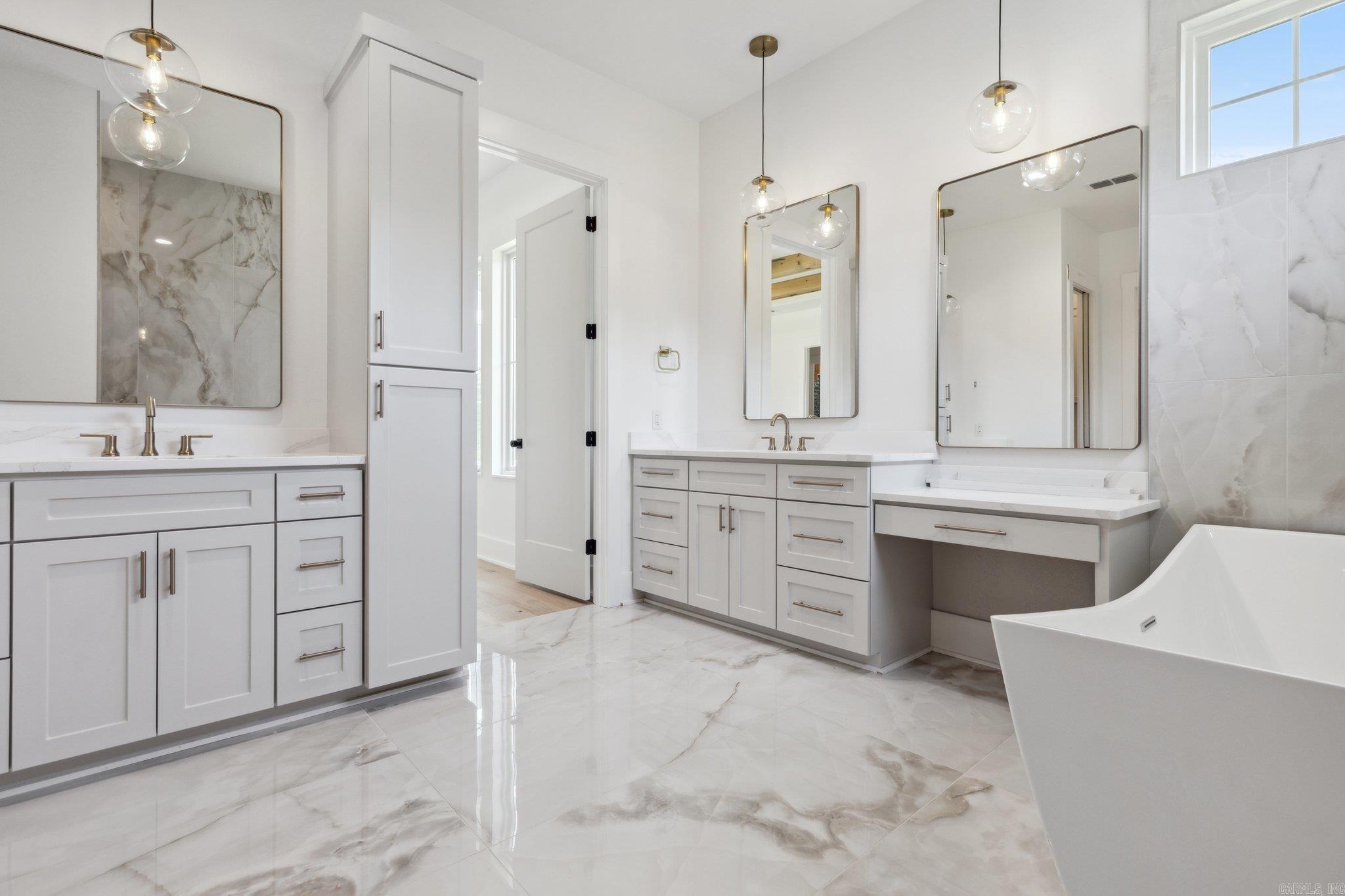 HAZEL OAK - Residential