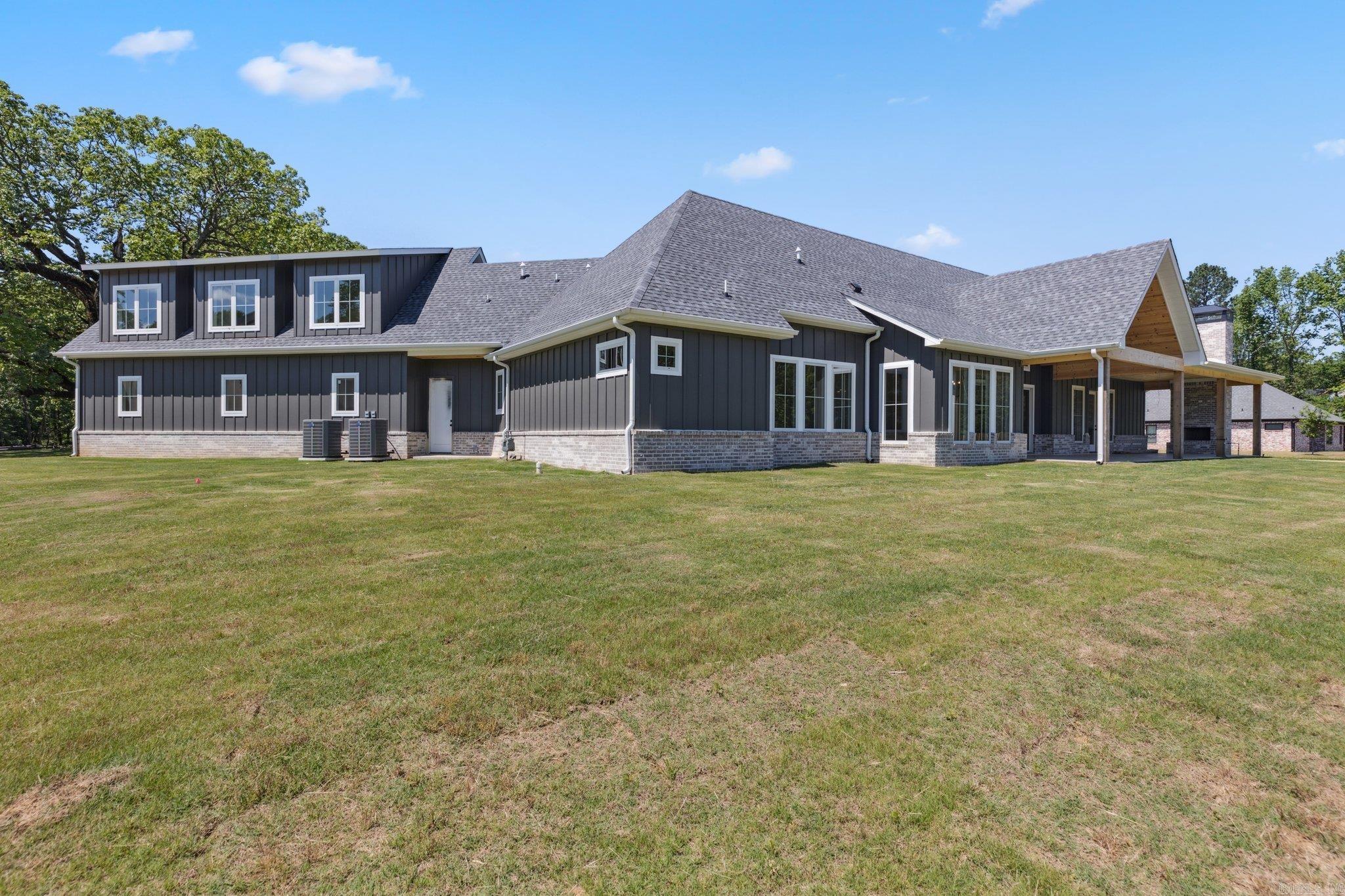 HAZEL OAK - Residential