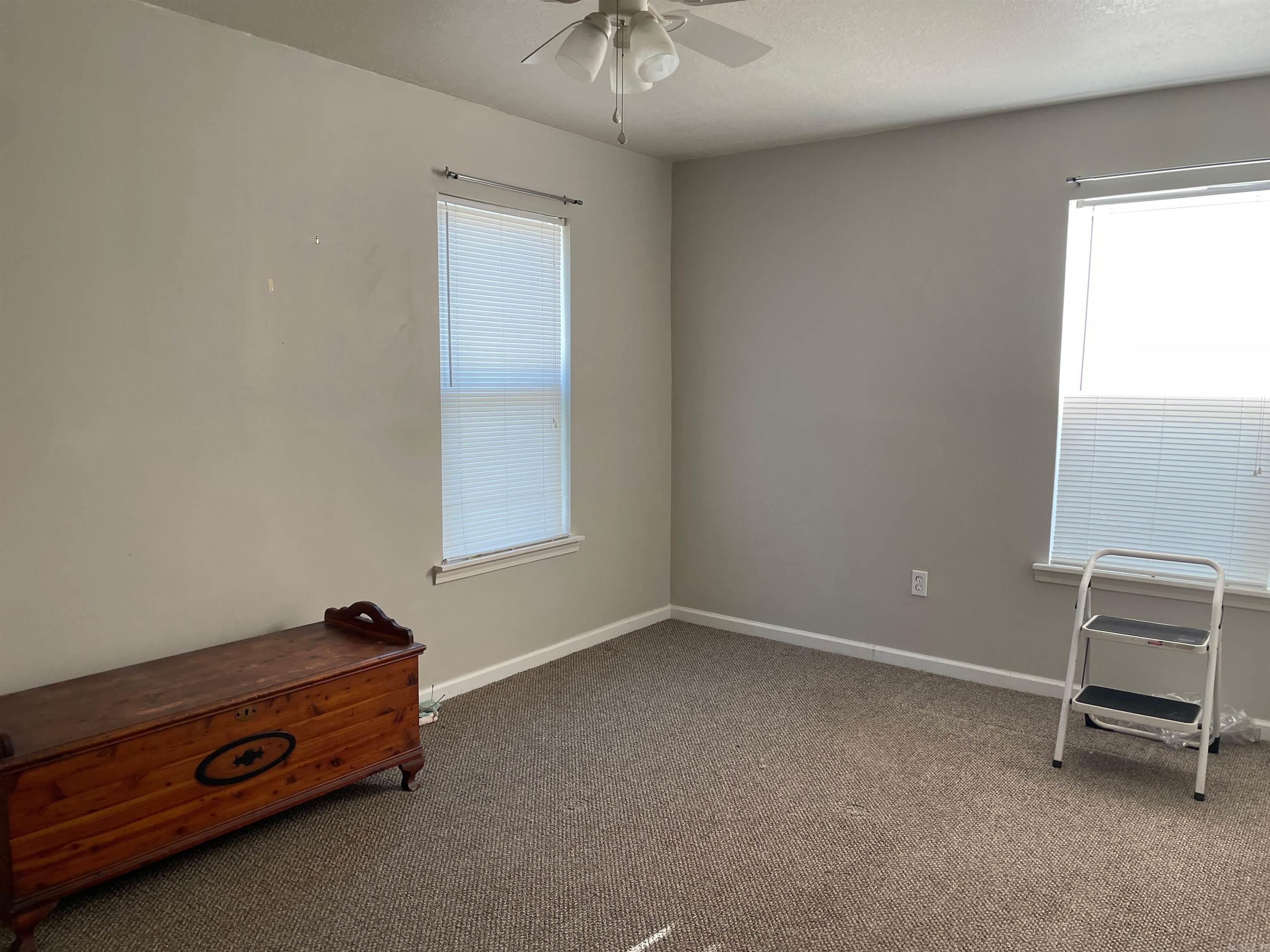 TEMPLES 3RD - Residential