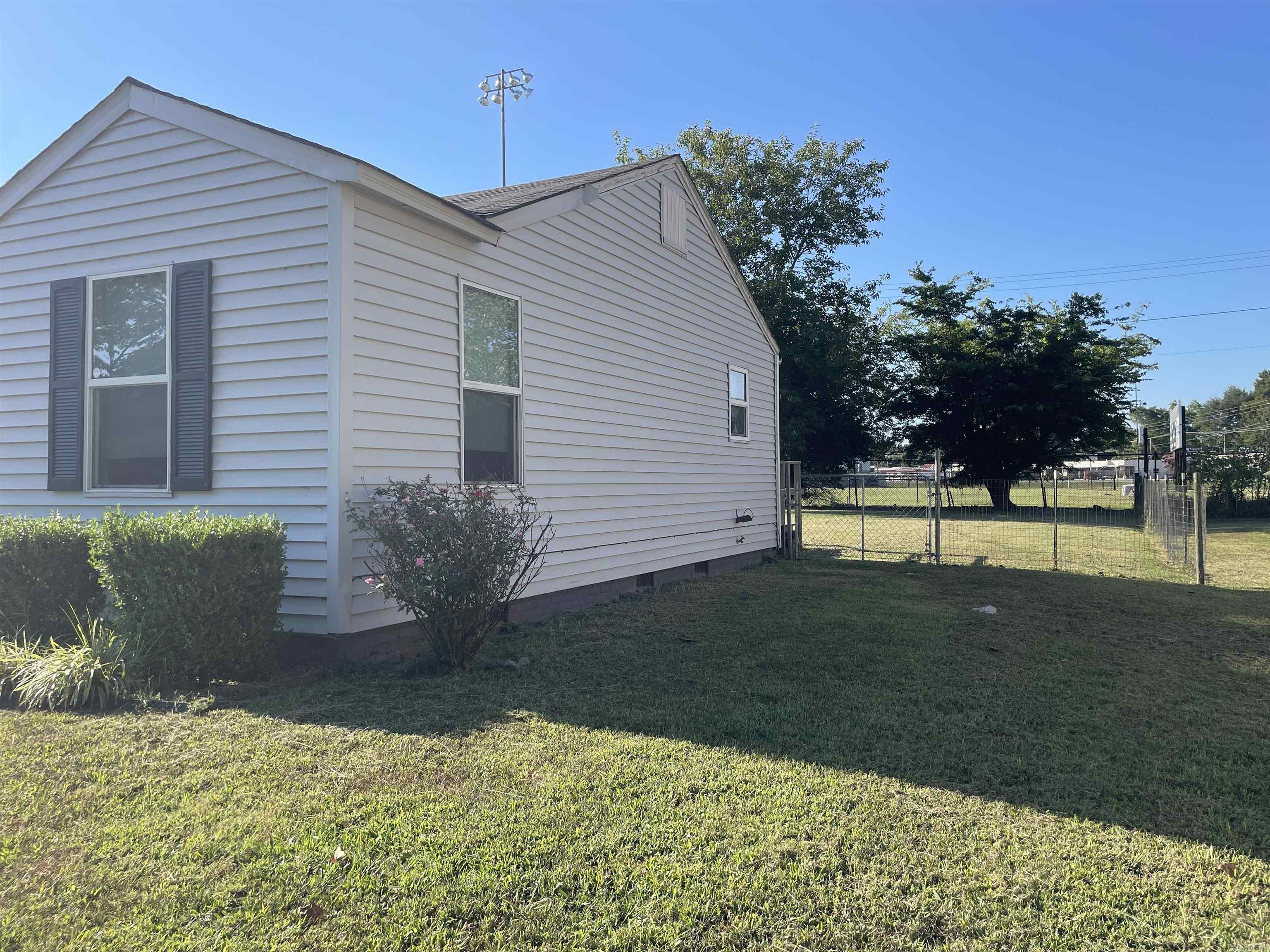 TEMPLES 3RD - Residential