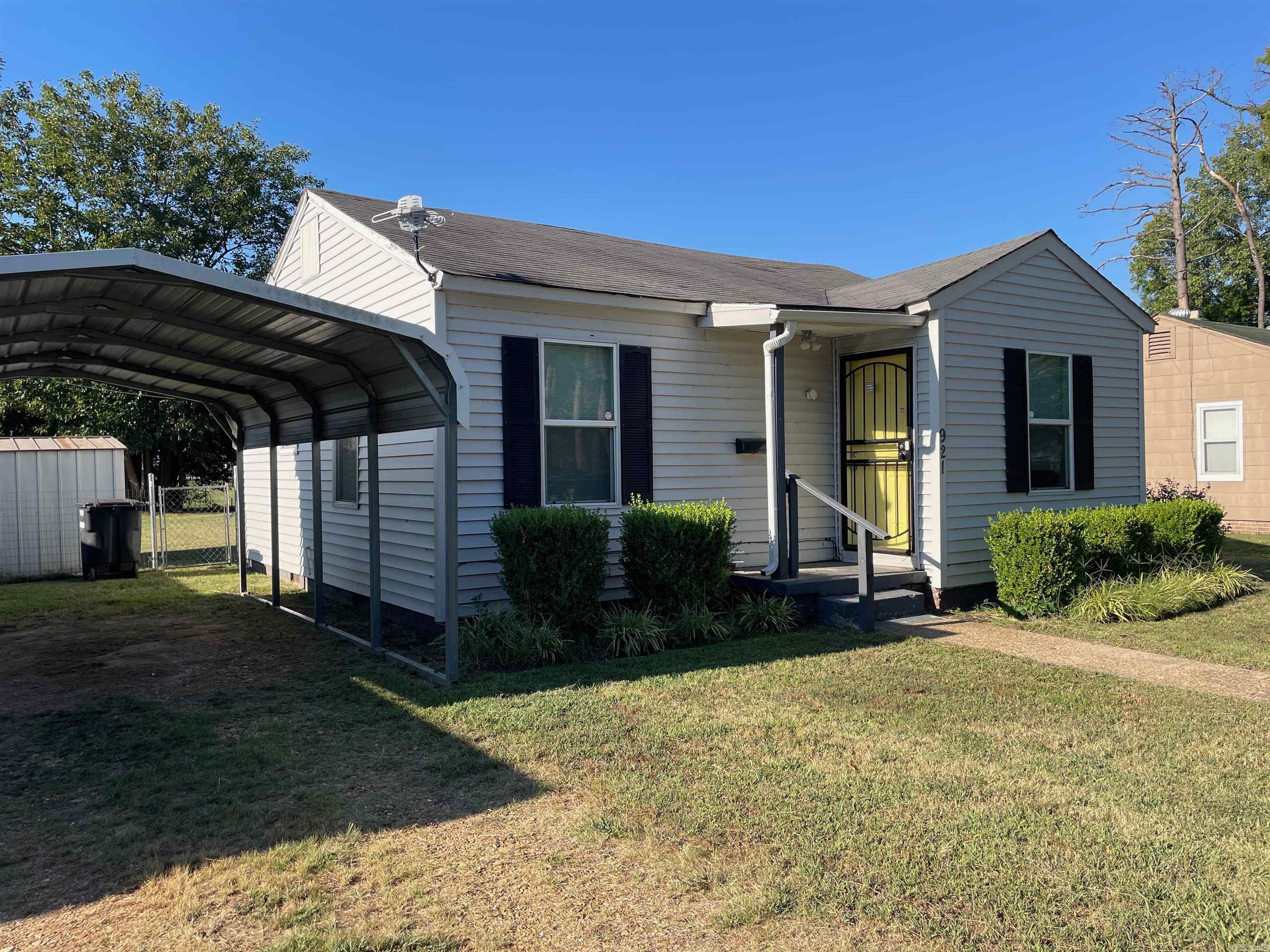 TEMPLES 3RD - Residential