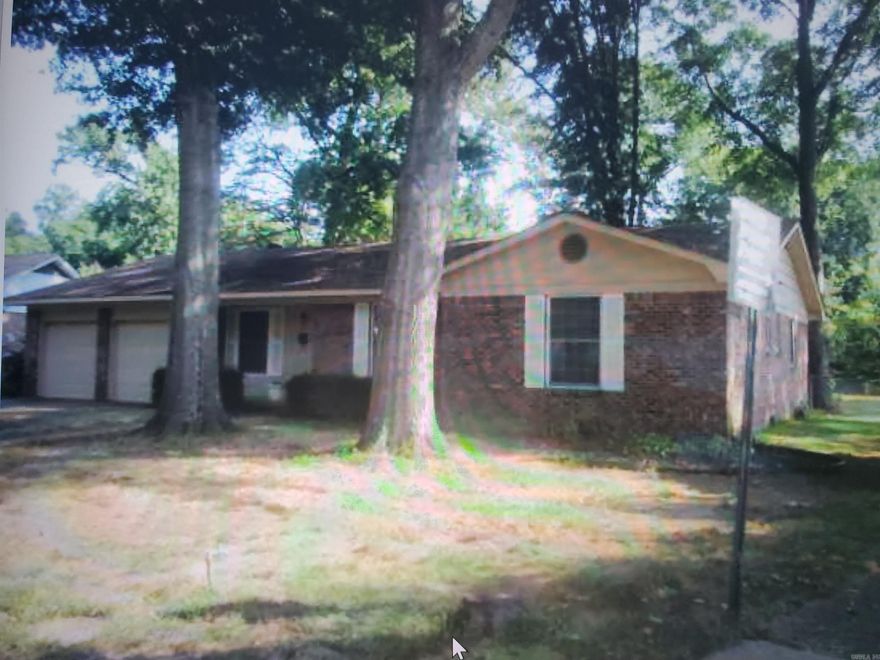 Great 3-bedroom 2 bath home 1636 sq ft. Perfect flip home in the heart of Little Rock. (sold Before listed)
