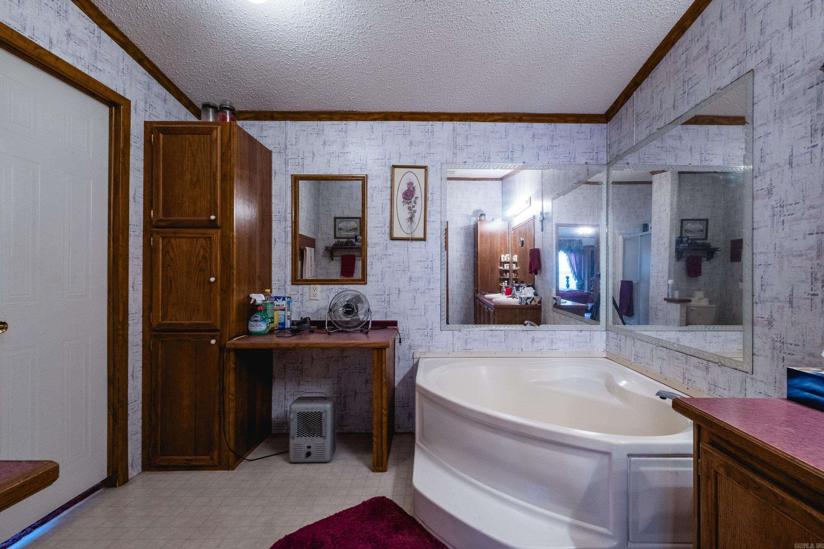 FORREST OAKS - Residential