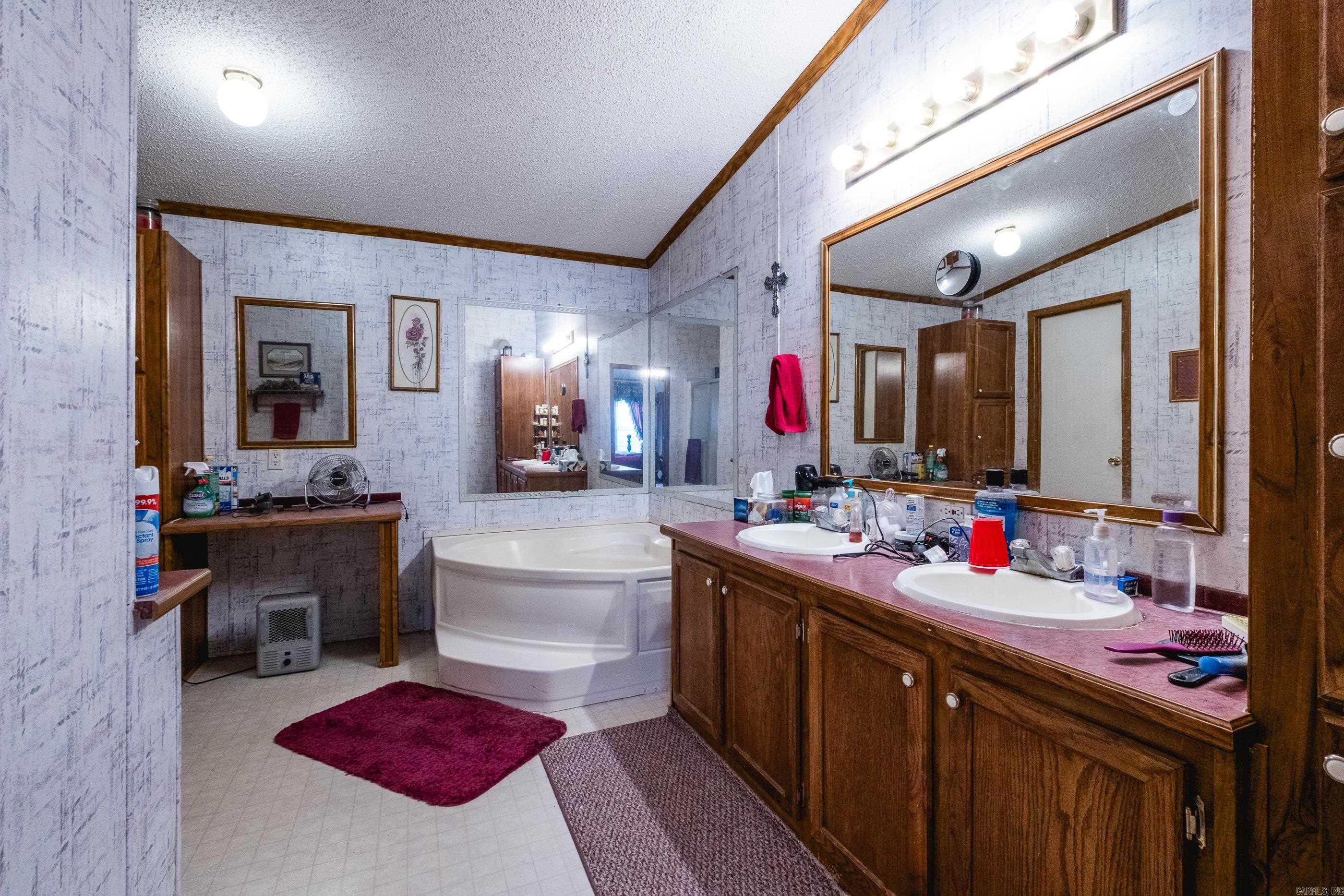 FORREST OAKS - Residential