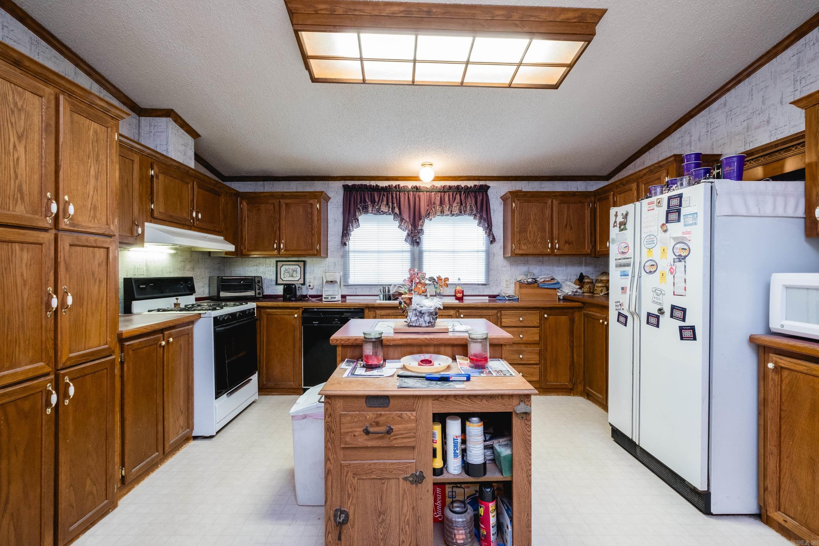 FORREST OAKS - Residential