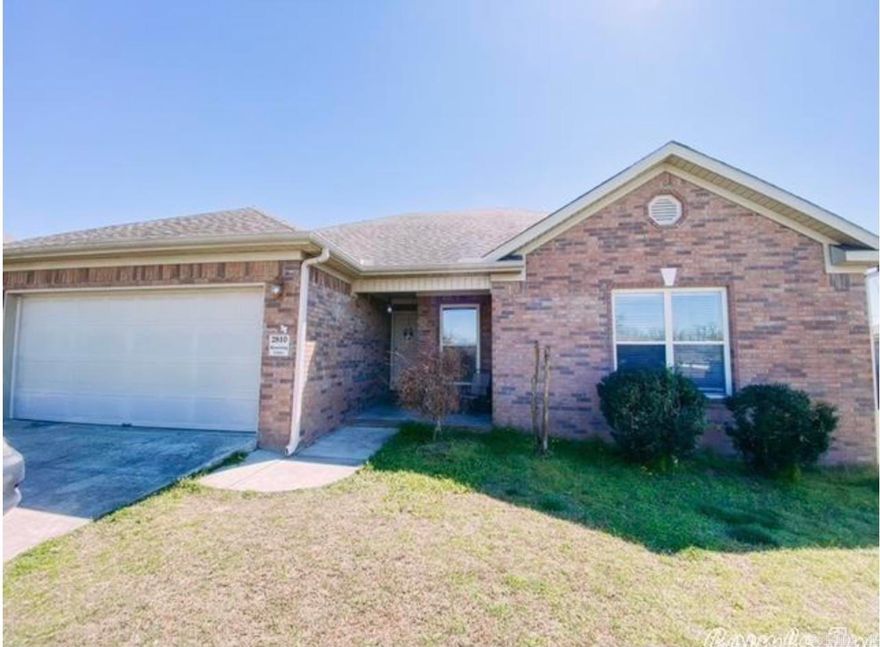 Nice open floor plan with split bedroom design jetted tub  and sept shower in large master bath area.walk-in closet .Freshly painted inside new luxury vinyl and wood thur-out no Carpet .Privacy fenced yard and on a quite cul-de-sac street.