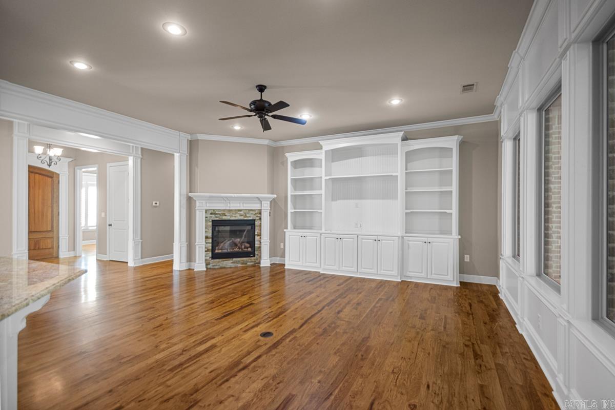 WOODLANDS EDGE - Residential