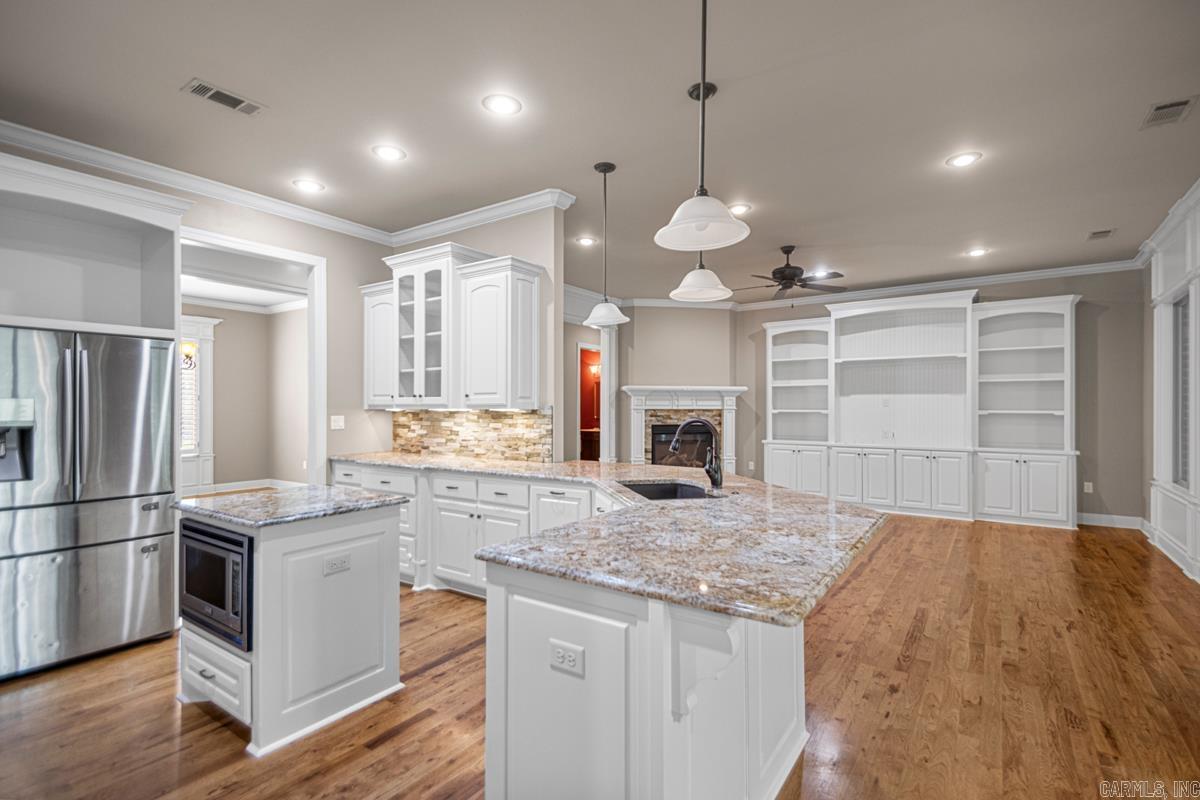 WOODLANDS EDGE - Residential