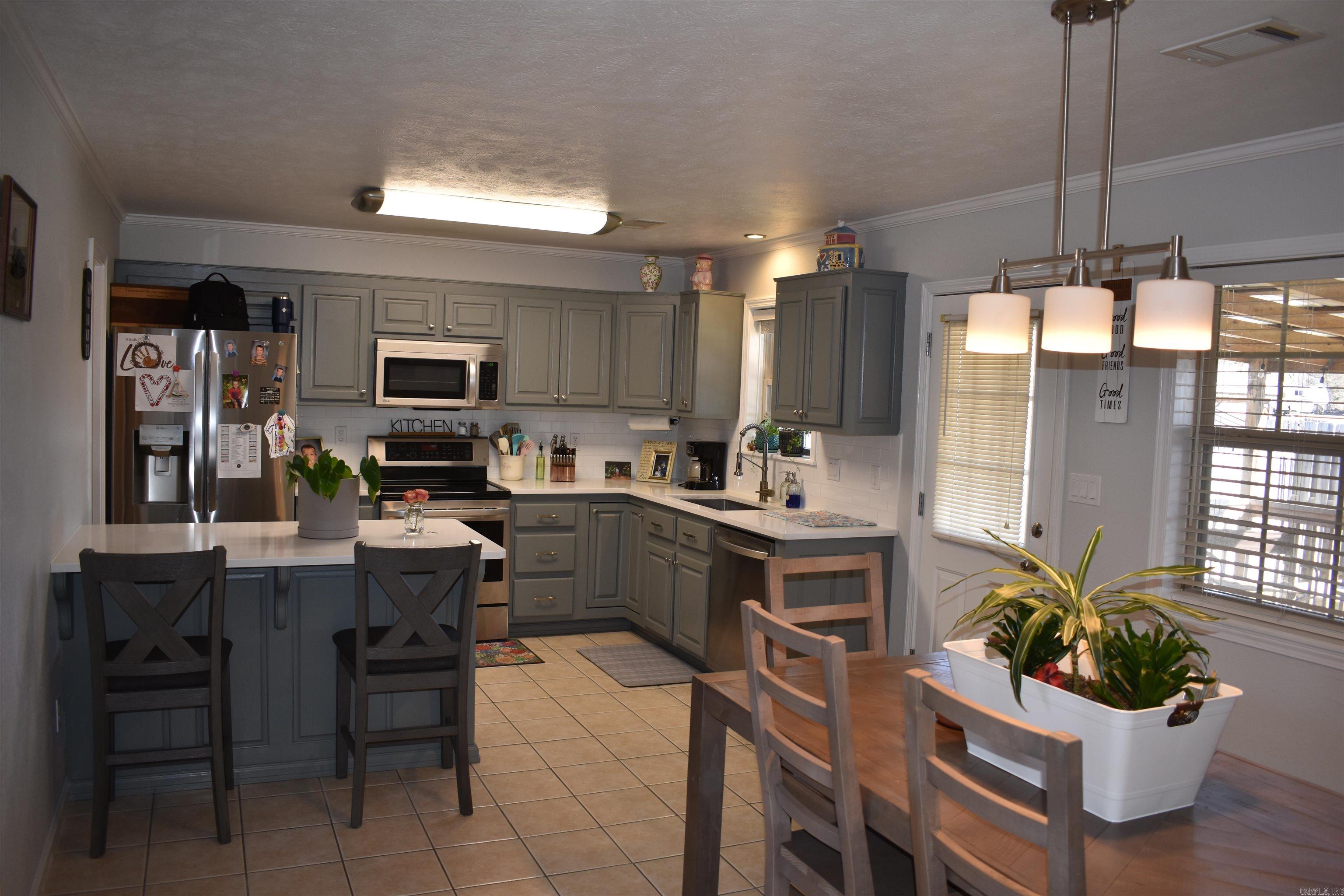 MEADOW WEST ADDN - Residential