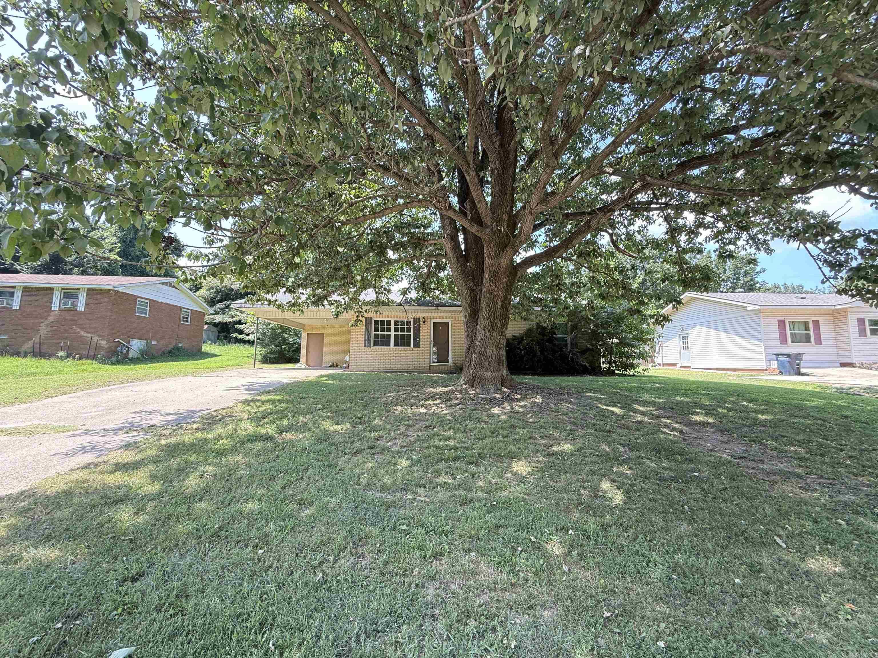 Welcome to 416 Lee Ave in Piggott a comfortable and affordable 3-bedroom, 1-bath home on a 0.25 acre lot. With 1,136 square feet of living space, this home offers a practical layout and plenty of room to make it your own. The spacious lot provides a great outdoor area for relaxing, gardening, or entertaining, with space to add a shed or carport if needed. Inside, you'll find a bright living area, a functional kitchen, and three bedrooms that can easily serve as guest rooms, an office, or play space. Whether you're a first-time buyer, downsizing, or looking for an investment property, this home offers great value and potential. Located just minutes from schools, shops, and local amenities.