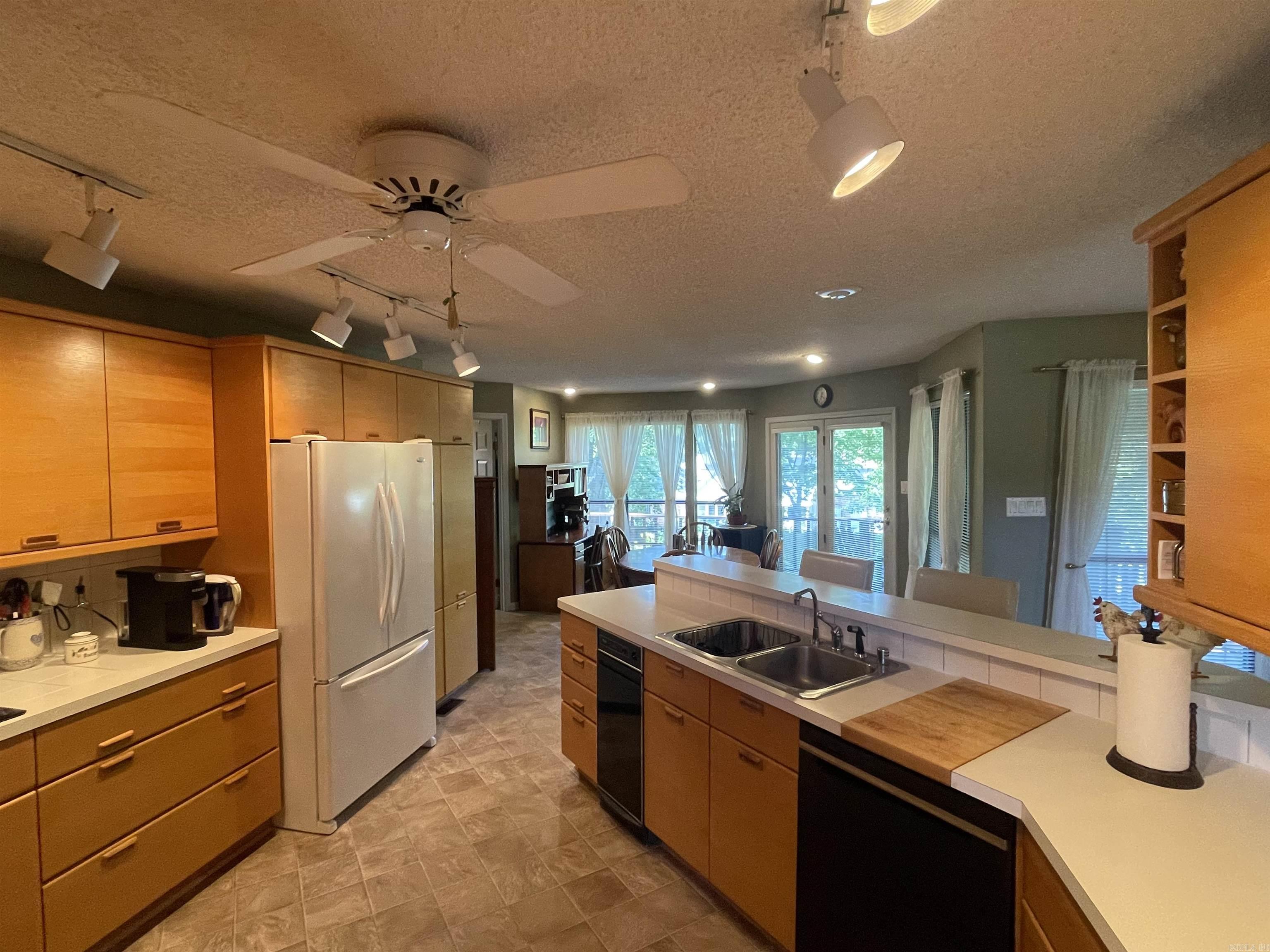 QUAIL CREEK EST - Residential