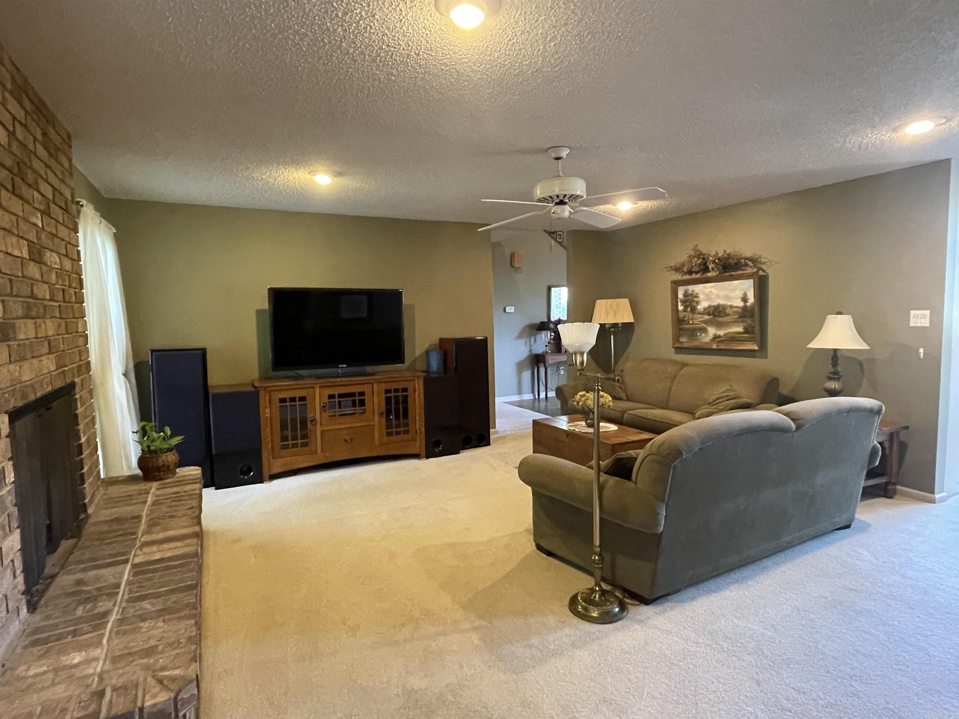 QUAIL CREEK EST - Residential