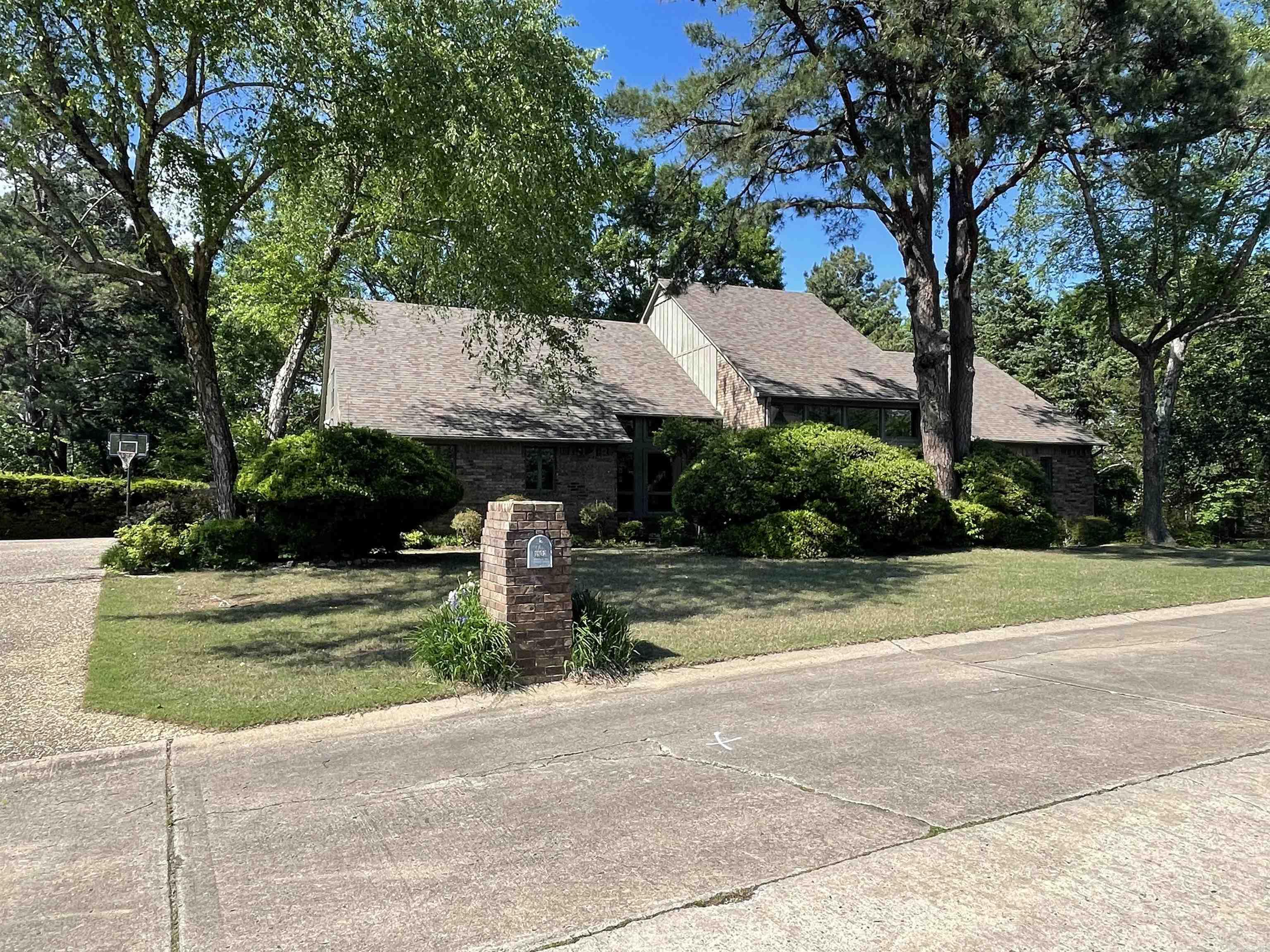 QUAIL CREEK EST - Residential