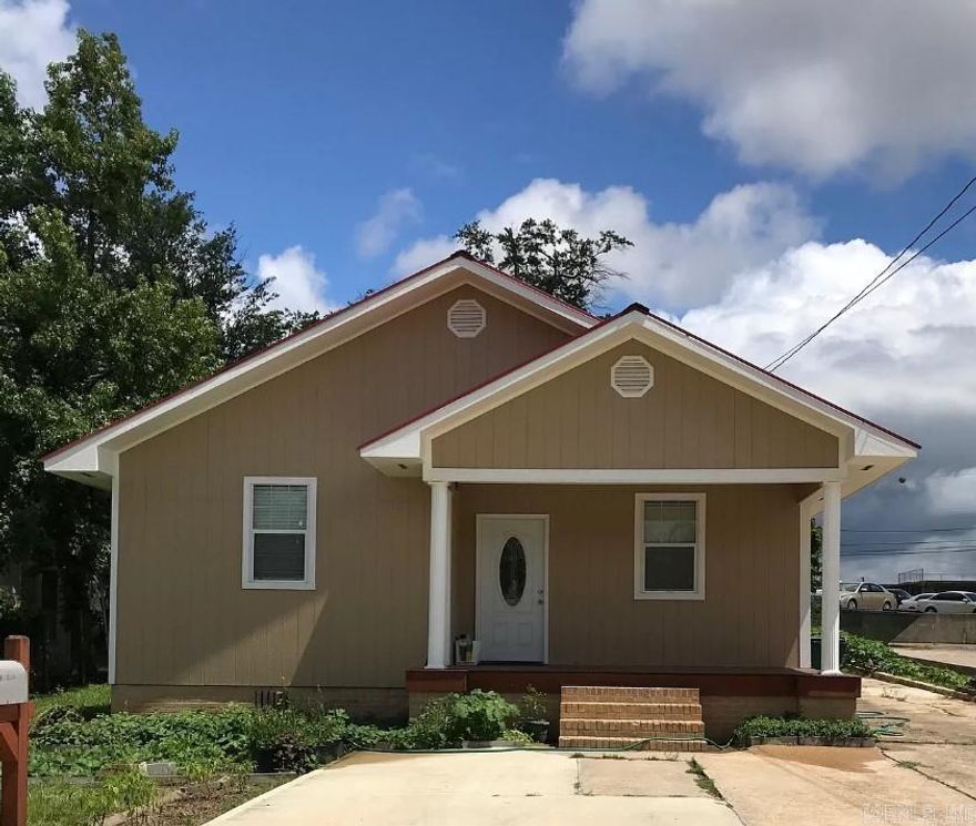 4 Bedroom, 3 bath home with new flooring.  This home is perfect for a growing family.