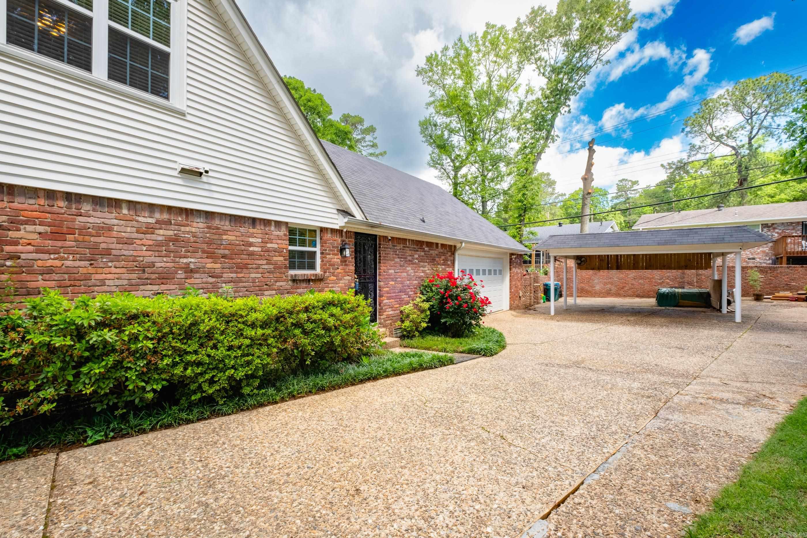 Leawood Manor 1st - Residential