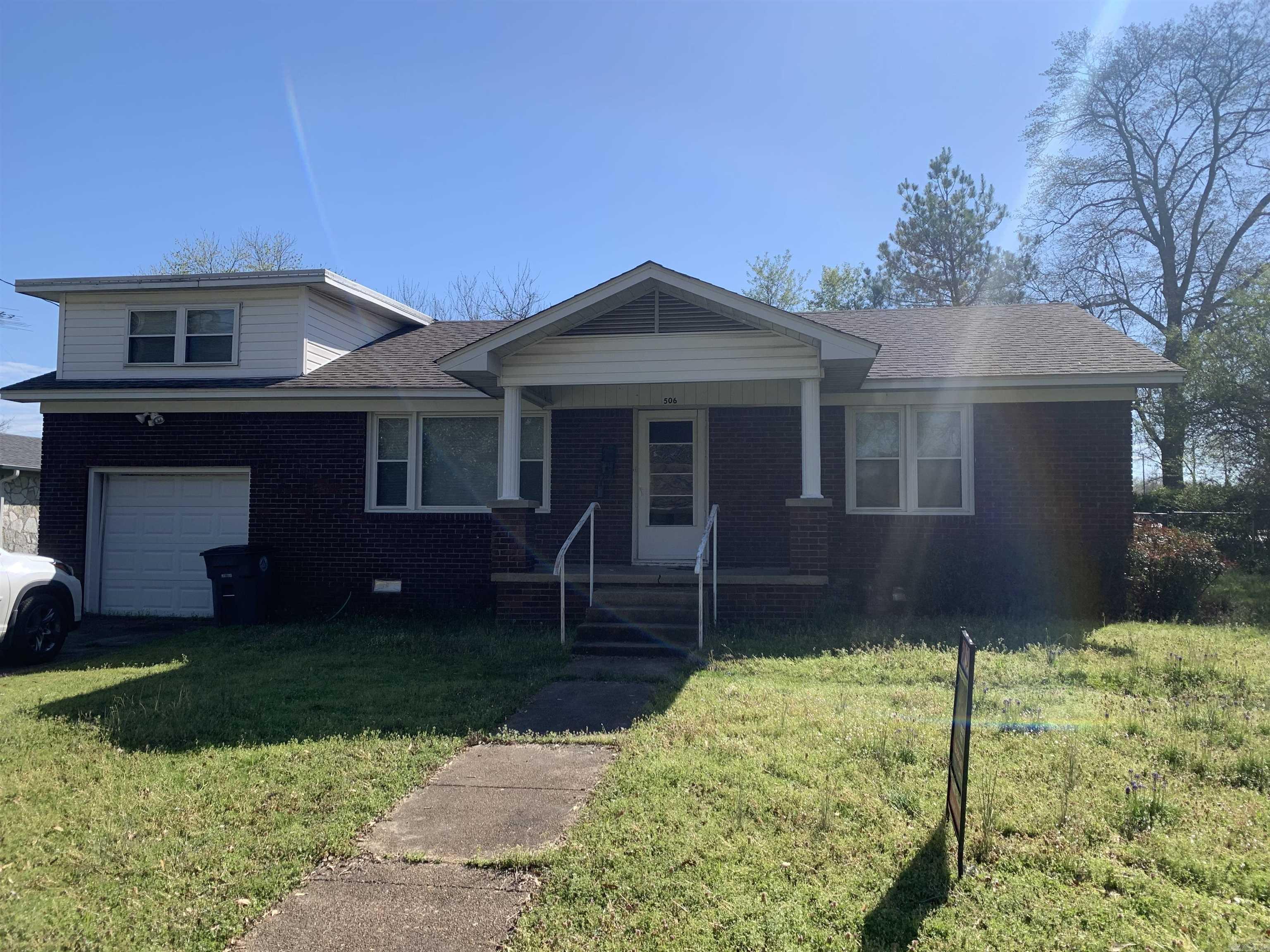 Nice 3 bedroom 1 bath home with an attached 1 car garage. Great for starter home or a rental. Well maintained by Family Limited LLC for many years.