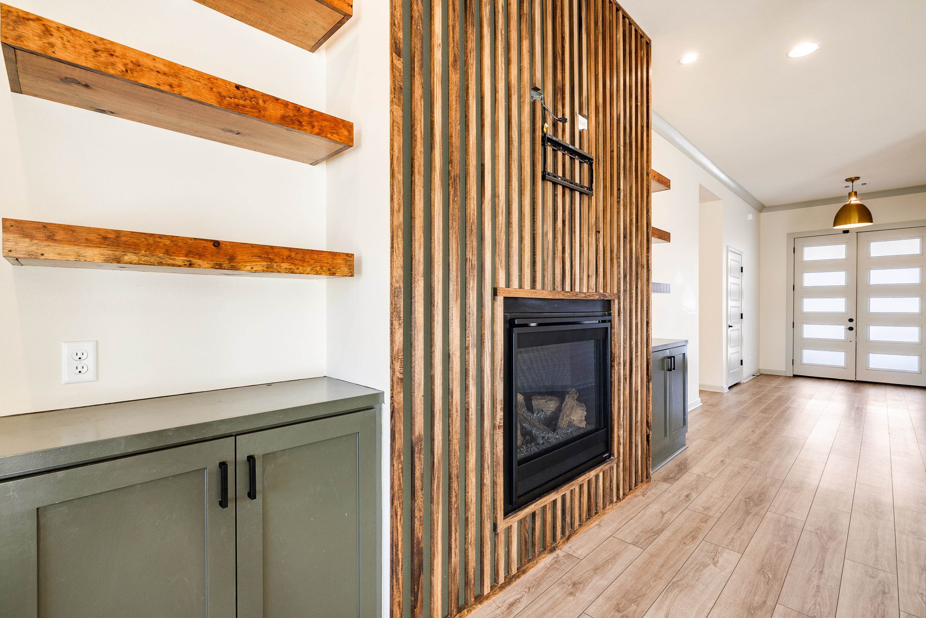 THE WOODS OF HURRICANE LAKE ESTA - Residential