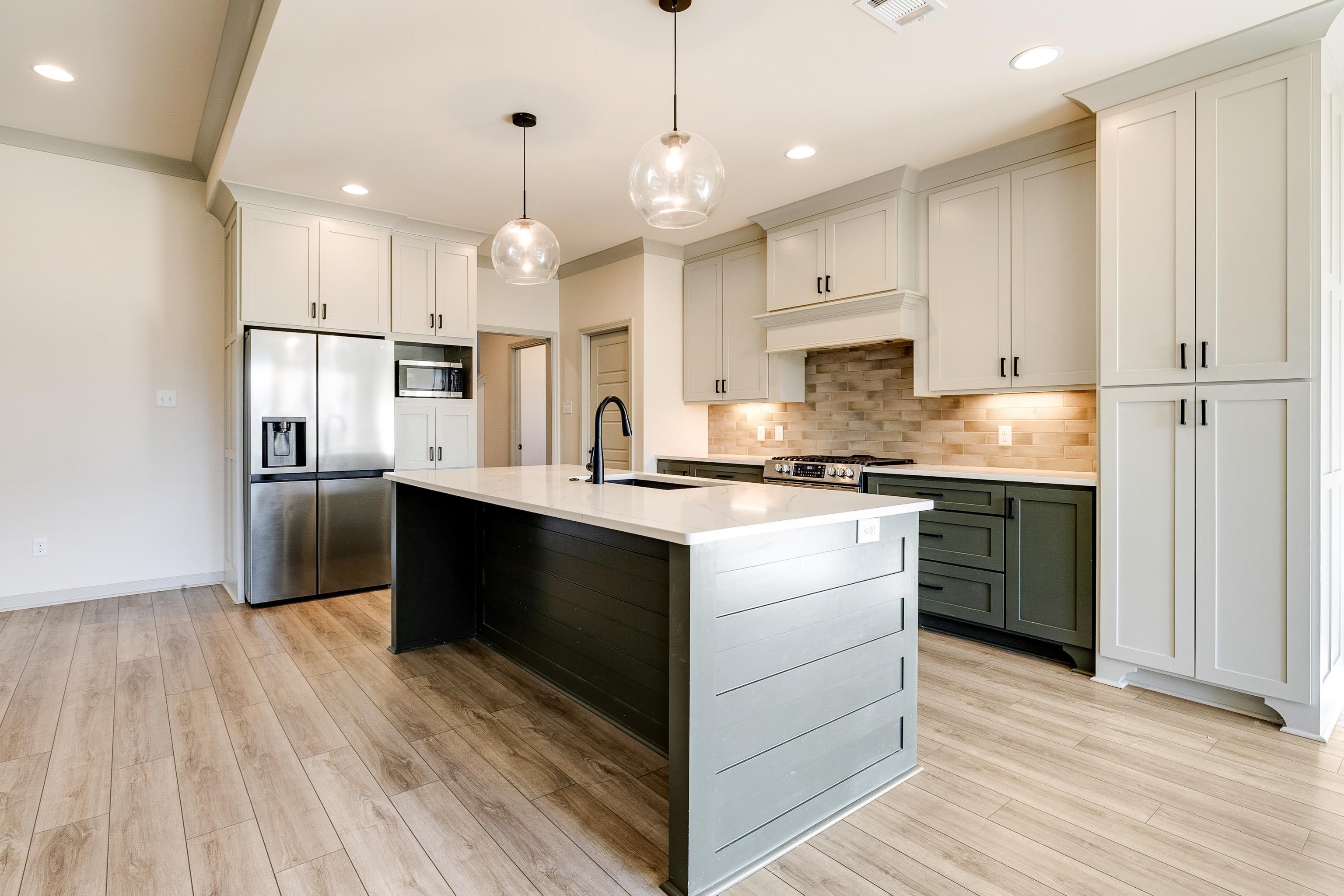 THE WOODS OF HURRICANE LAKE ESTA - Residential