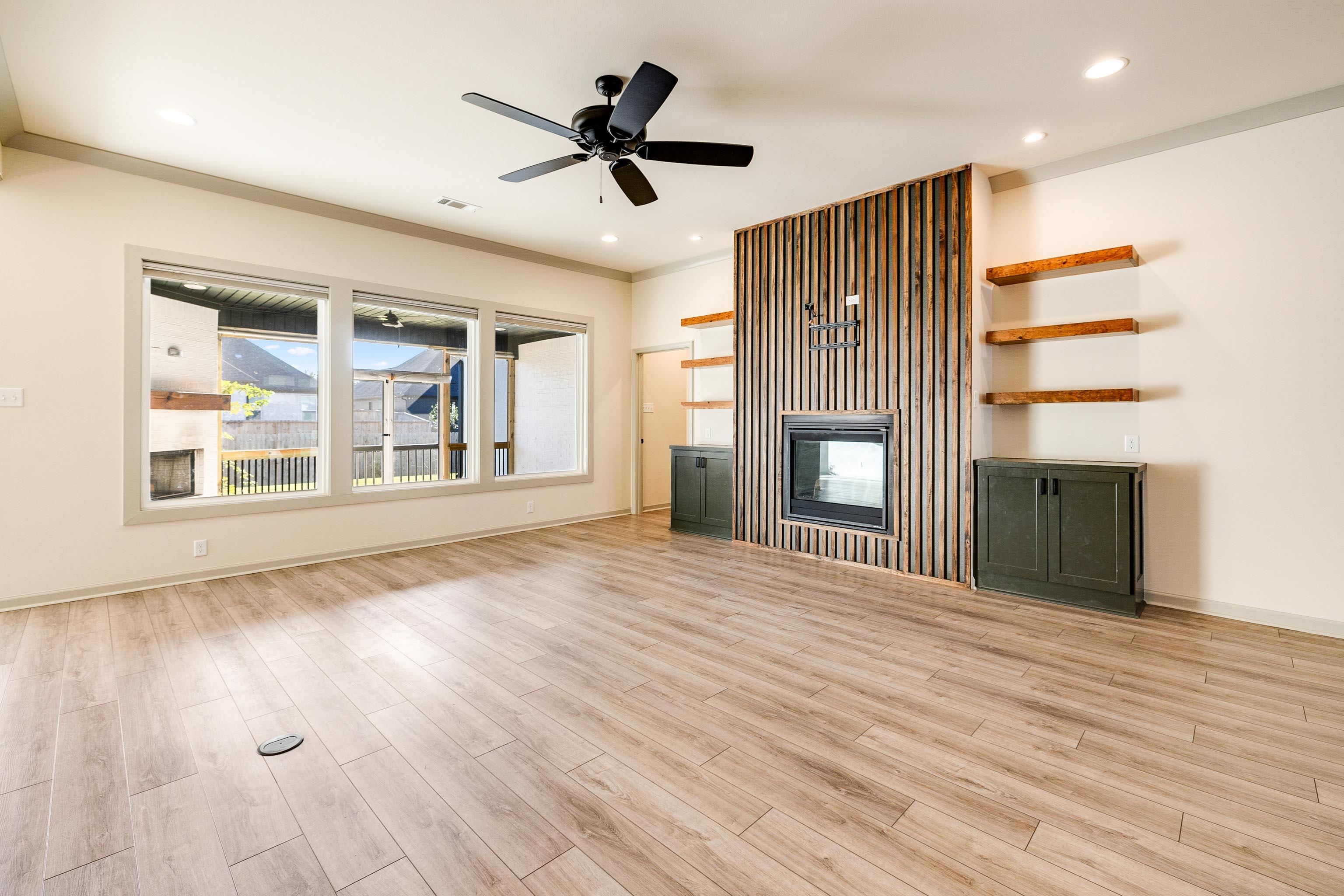 THE WOODS OF HURRICANE LAKE ESTA - Residential