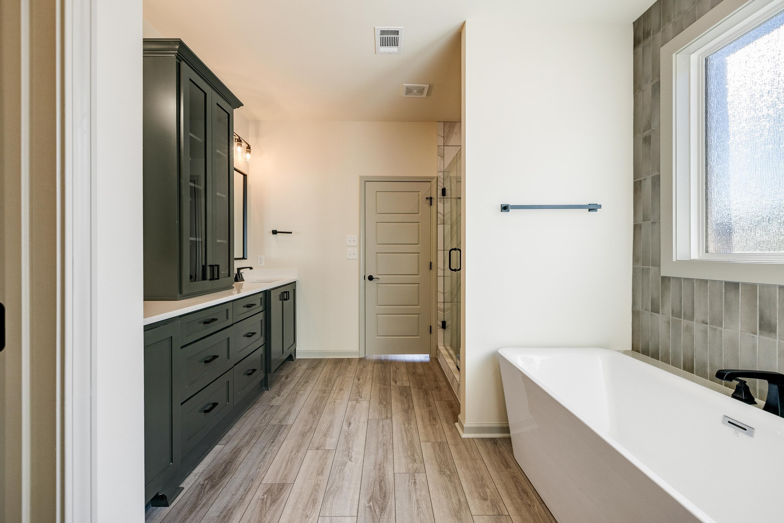 THE WOODS OF HURRICANE LAKE ESTA - Residential