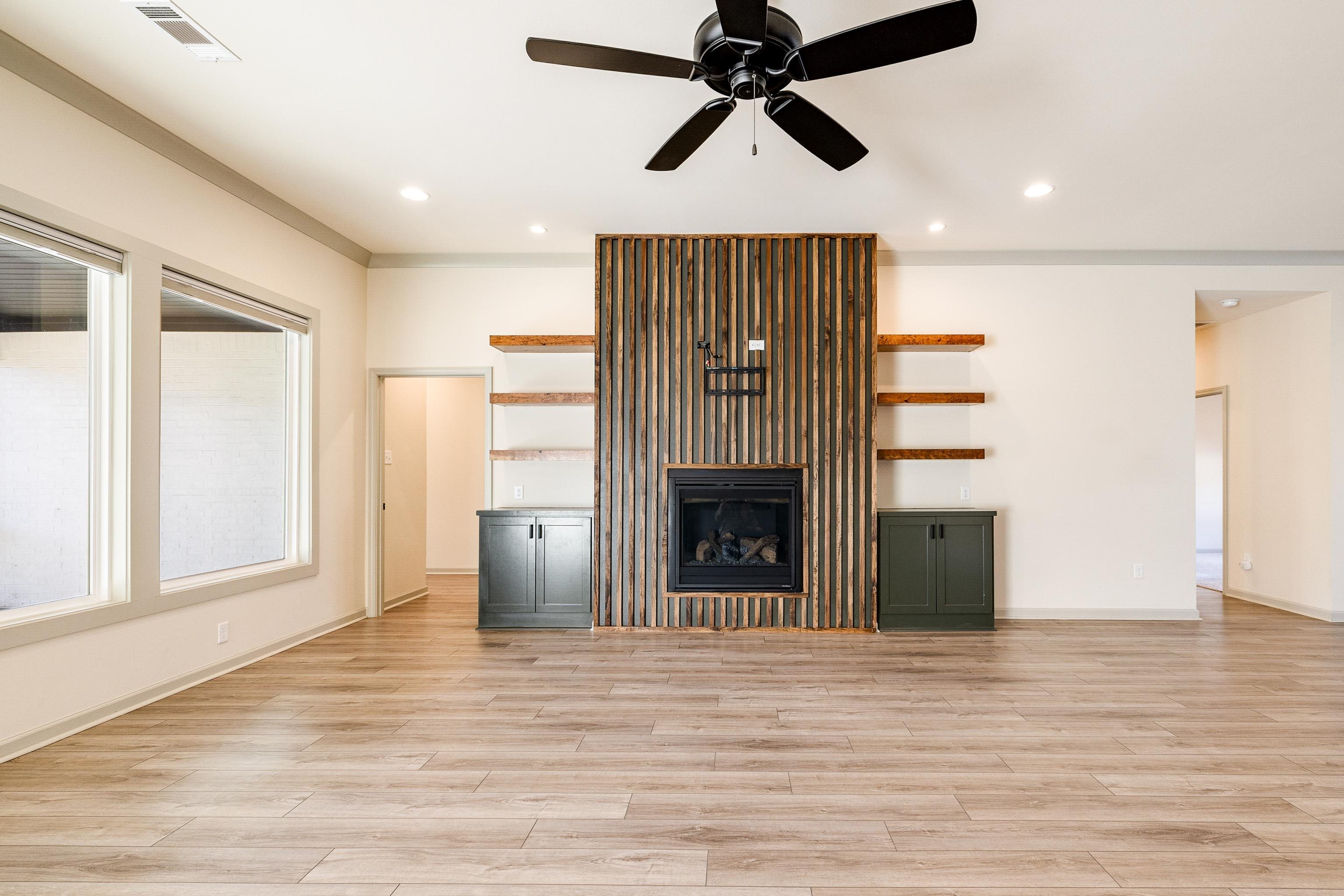 THE WOODS OF HURRICANE LAKE ESTA - Residential