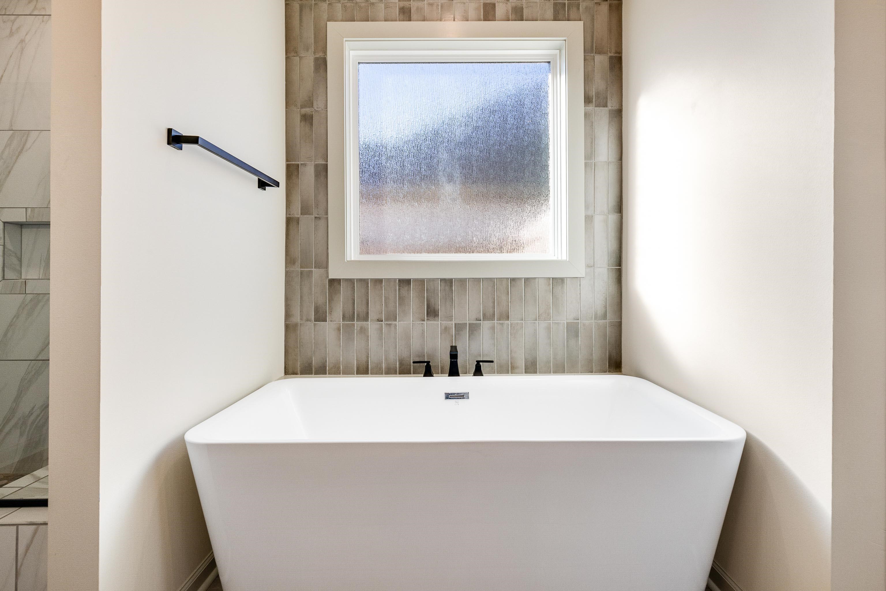 THE WOODS OF HURRICANE LAKE ESTA - Residential