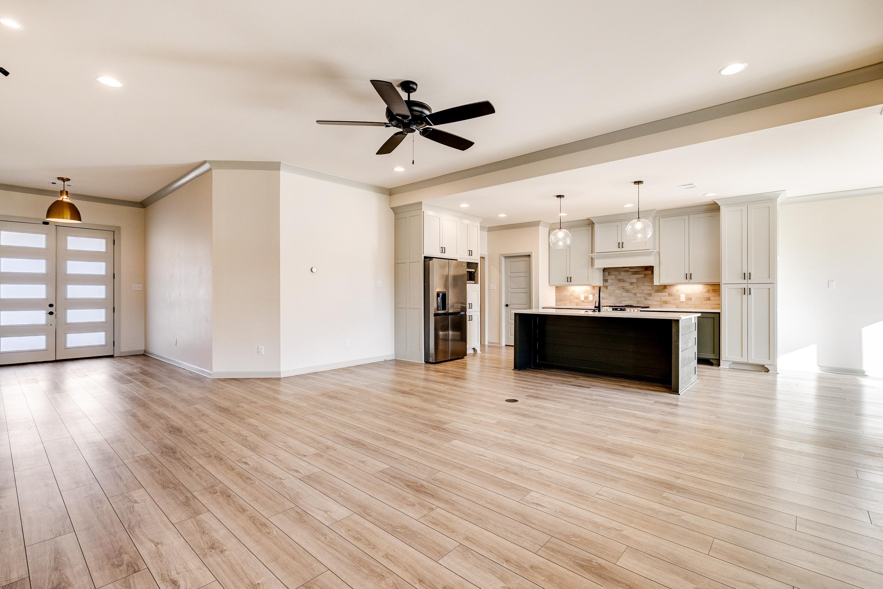 THE WOODS OF HURRICANE LAKE ESTA - Residential