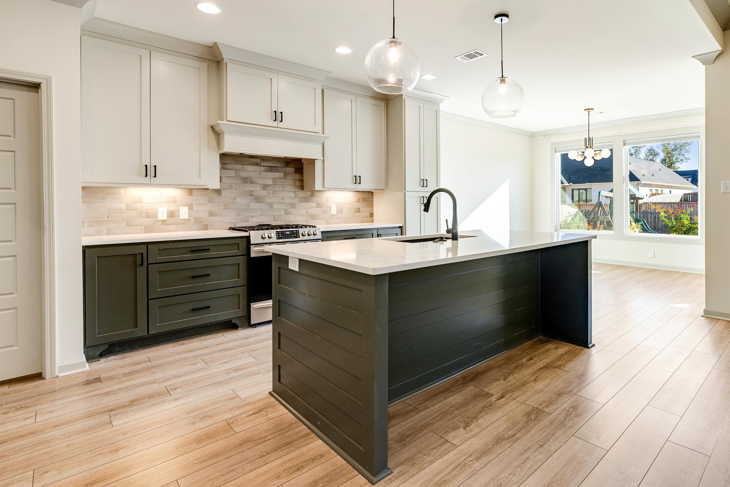 THE WOODS OF HURRICANE LAKE ESTA - Residential