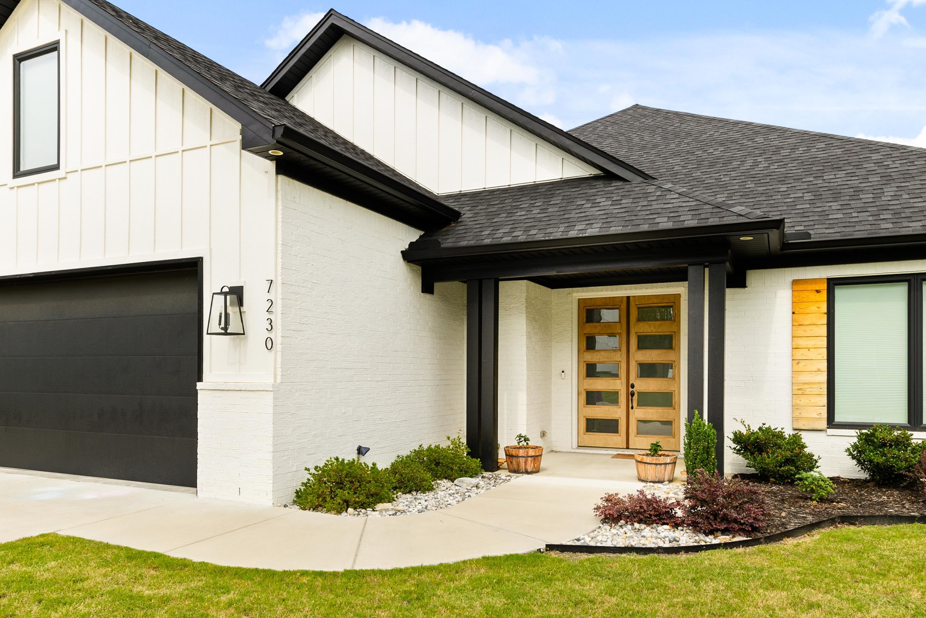 THE WOODS OF HURRICANE LAKE ESTA - Residential