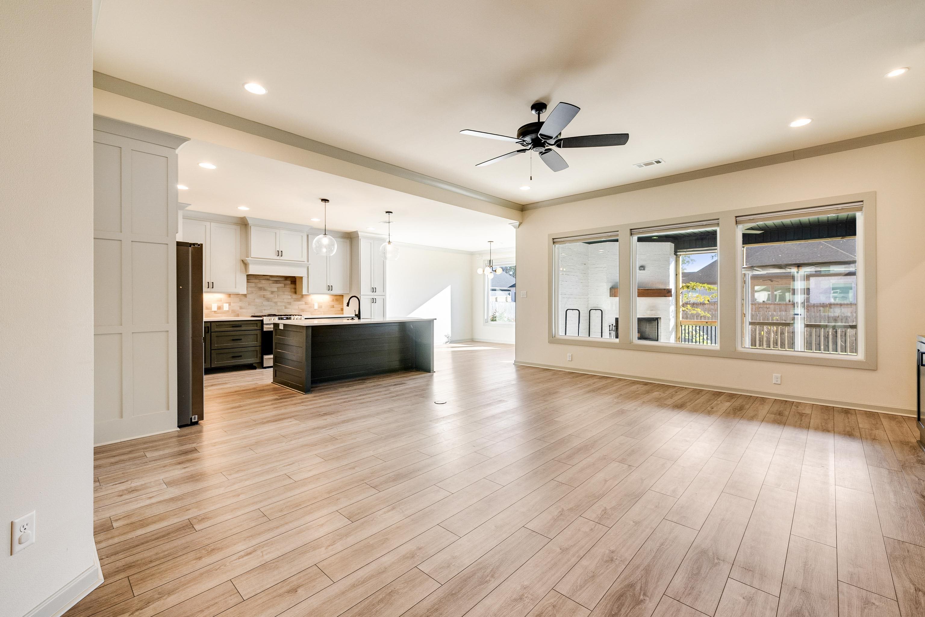 THE WOODS OF HURRICANE LAKE ESTA - Residential