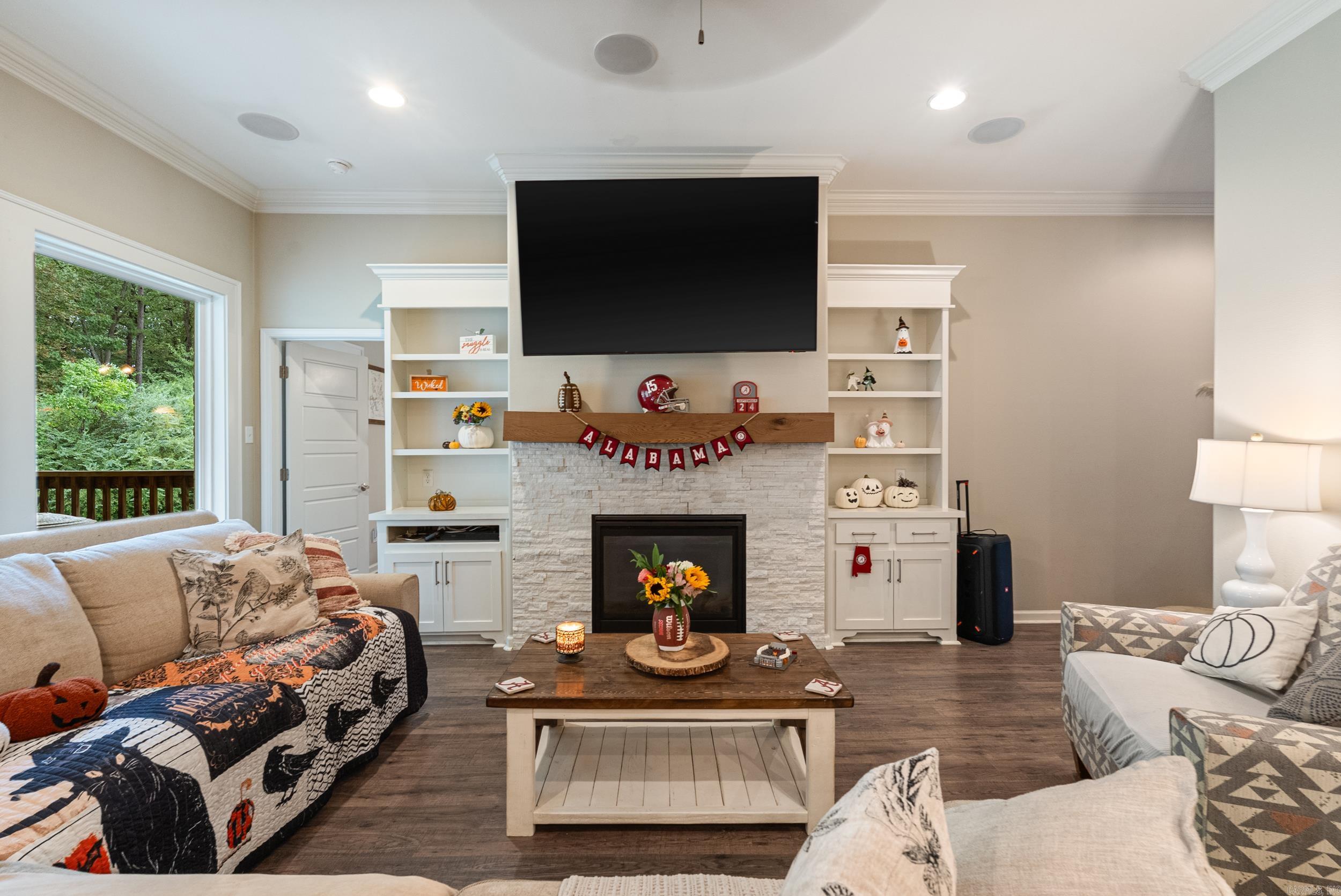 GIBRALTER HGTS - Residential