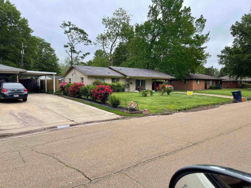 This one needs some work but can make someone a fine home. Three bedrooms and 1.5 baths in a nice neighborhood.