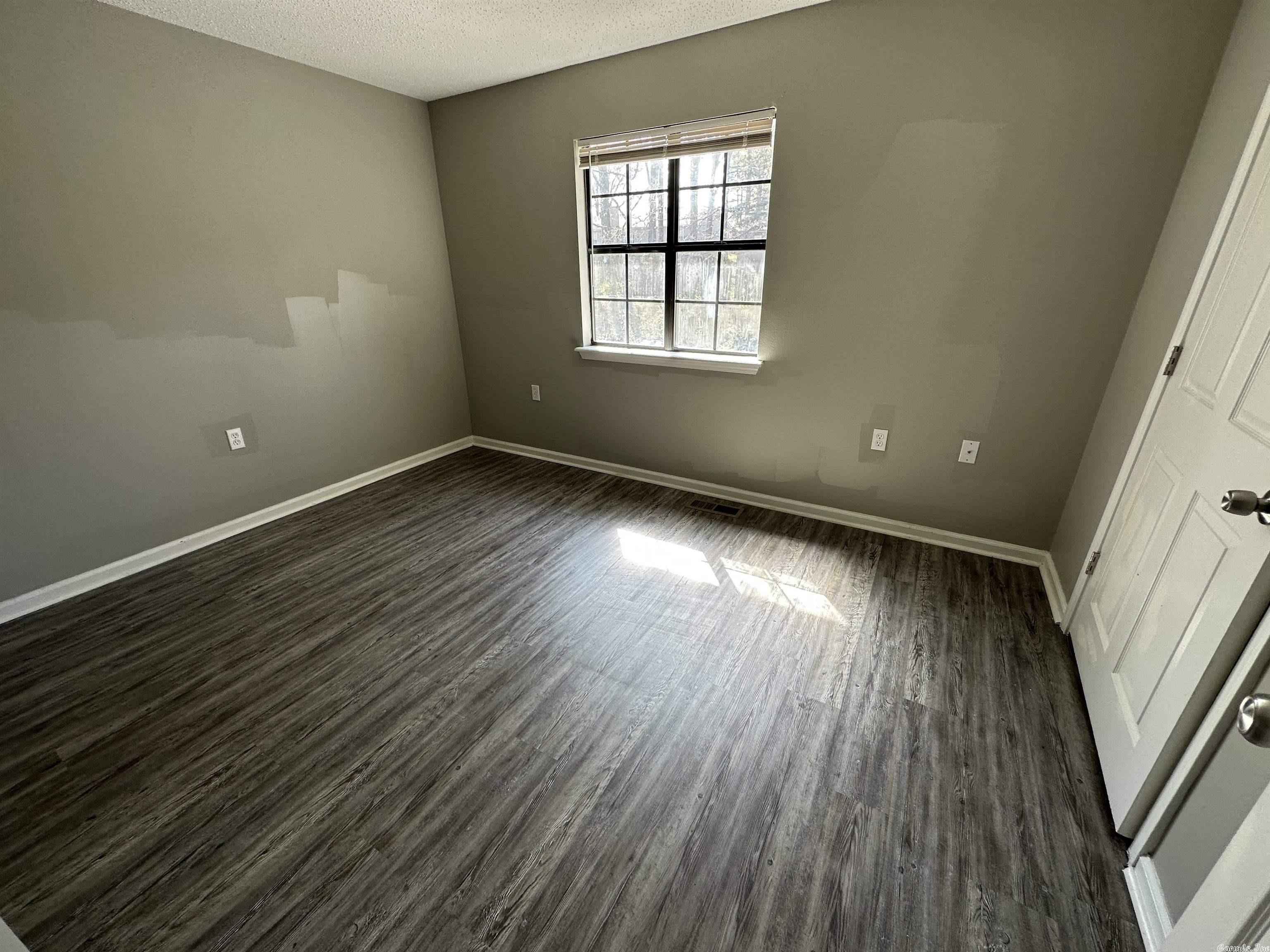 Twin Lakes - Residential Lease