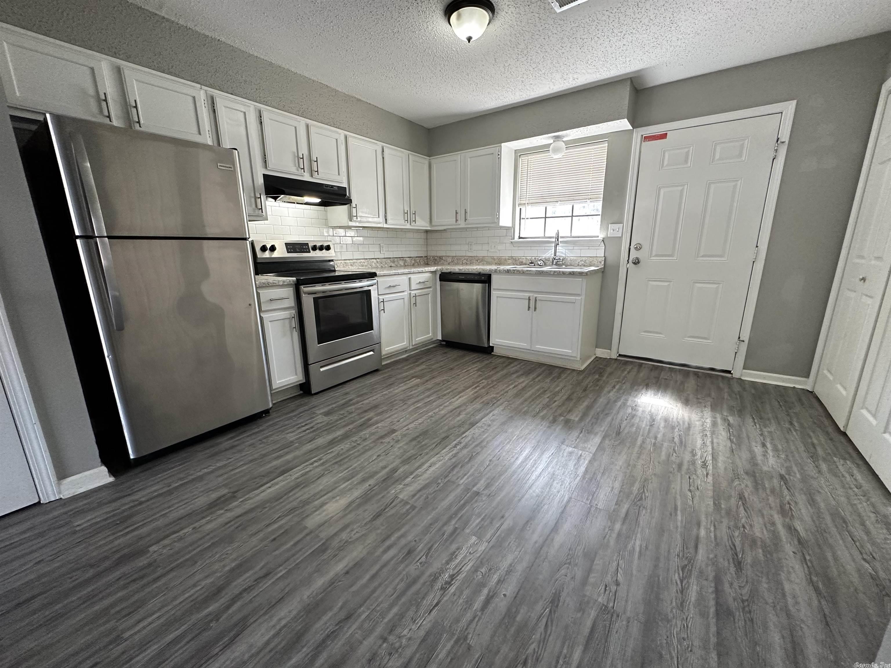 Twin Lakes - Residential Lease