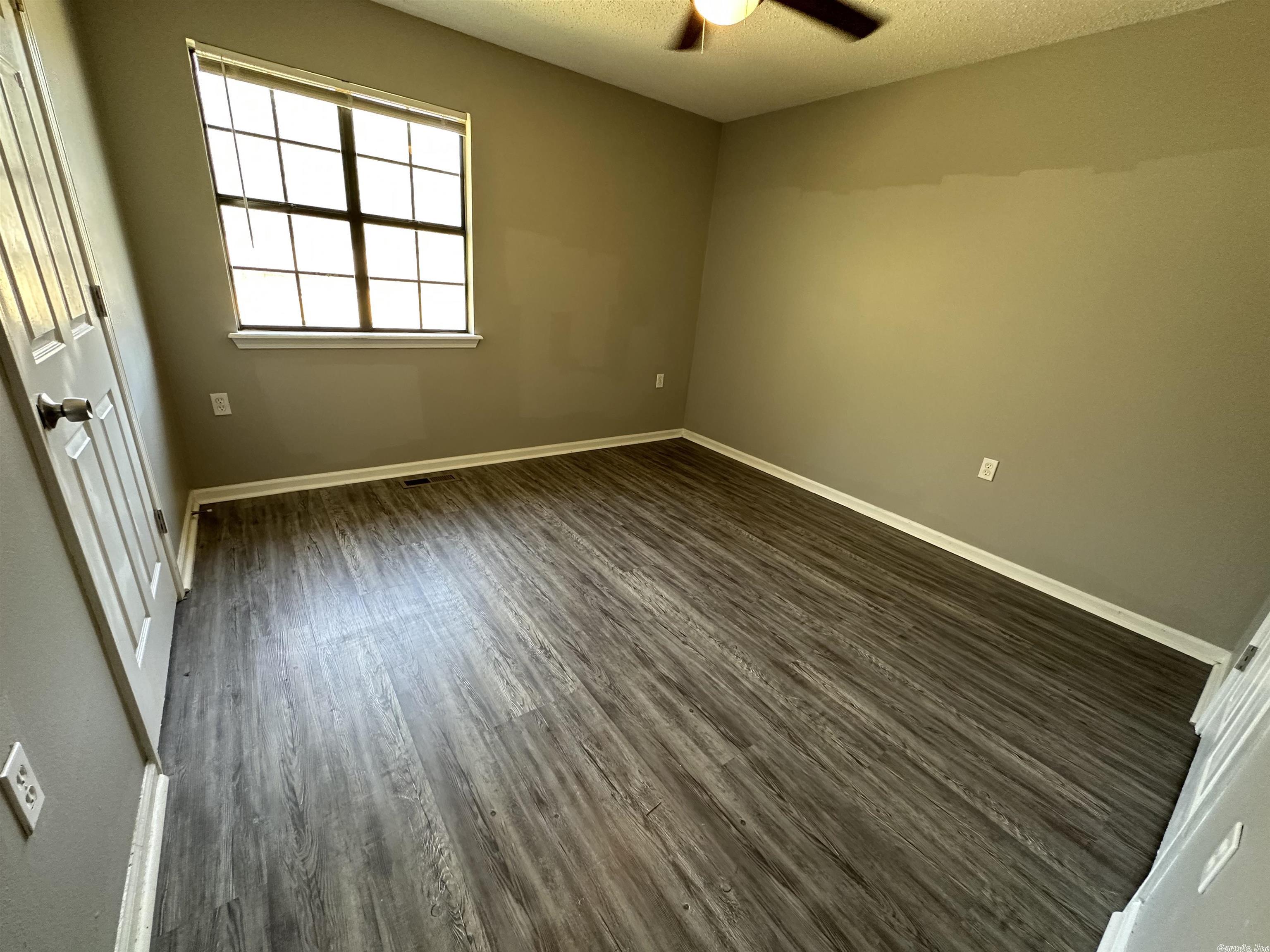 Twin Lakes - Residential Lease