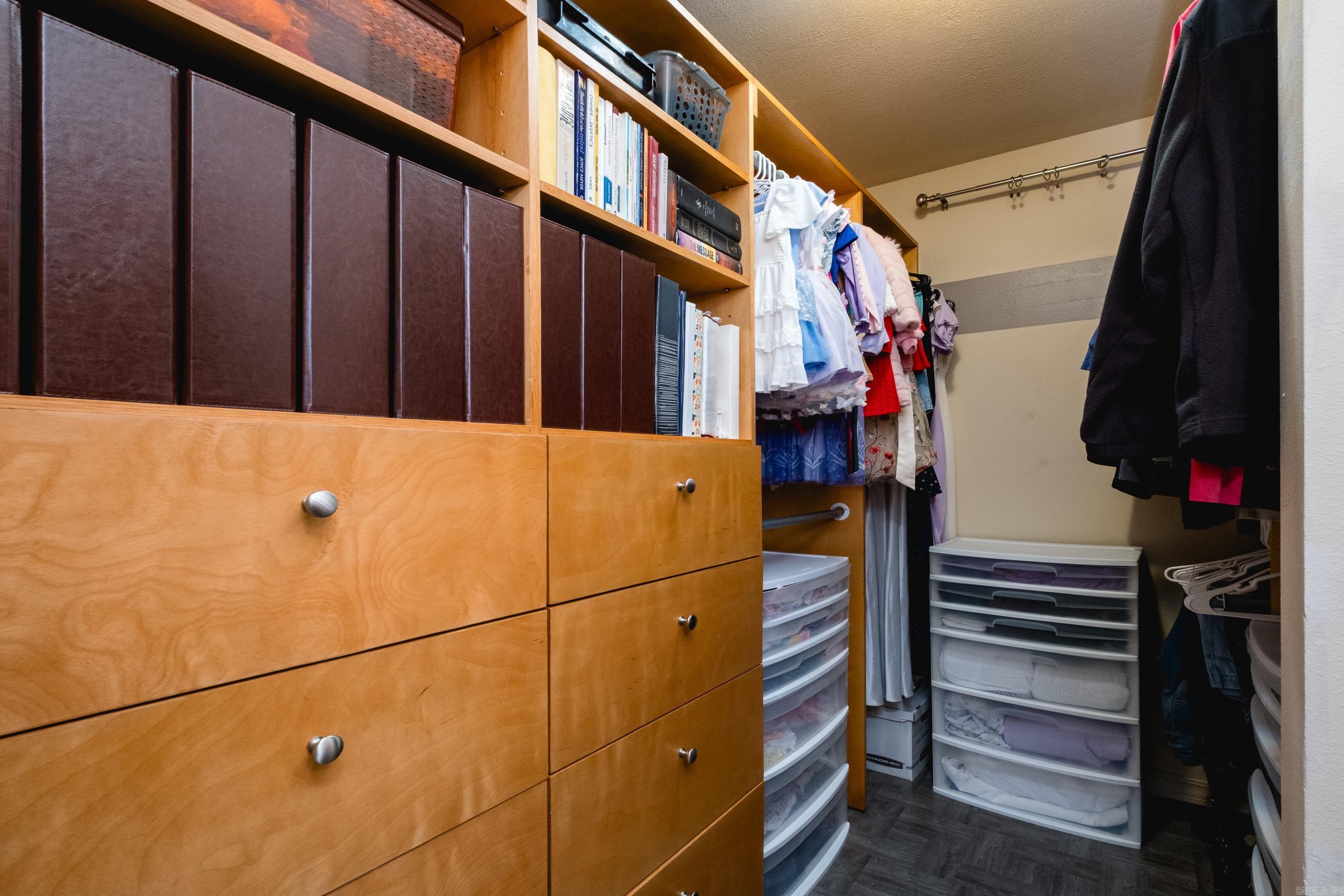 KIMBERLY MANOR ADDN - Residential