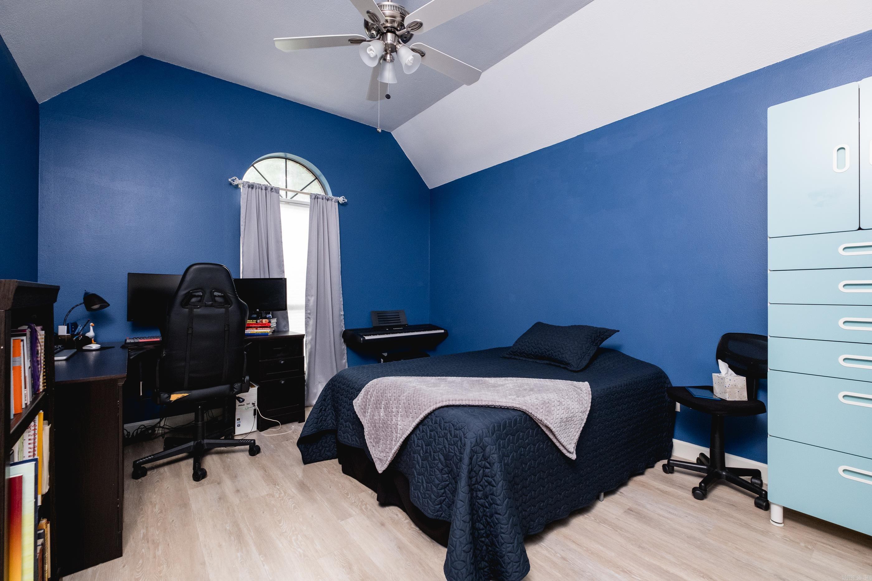 KIMBERLY MANOR ADDN - Residential