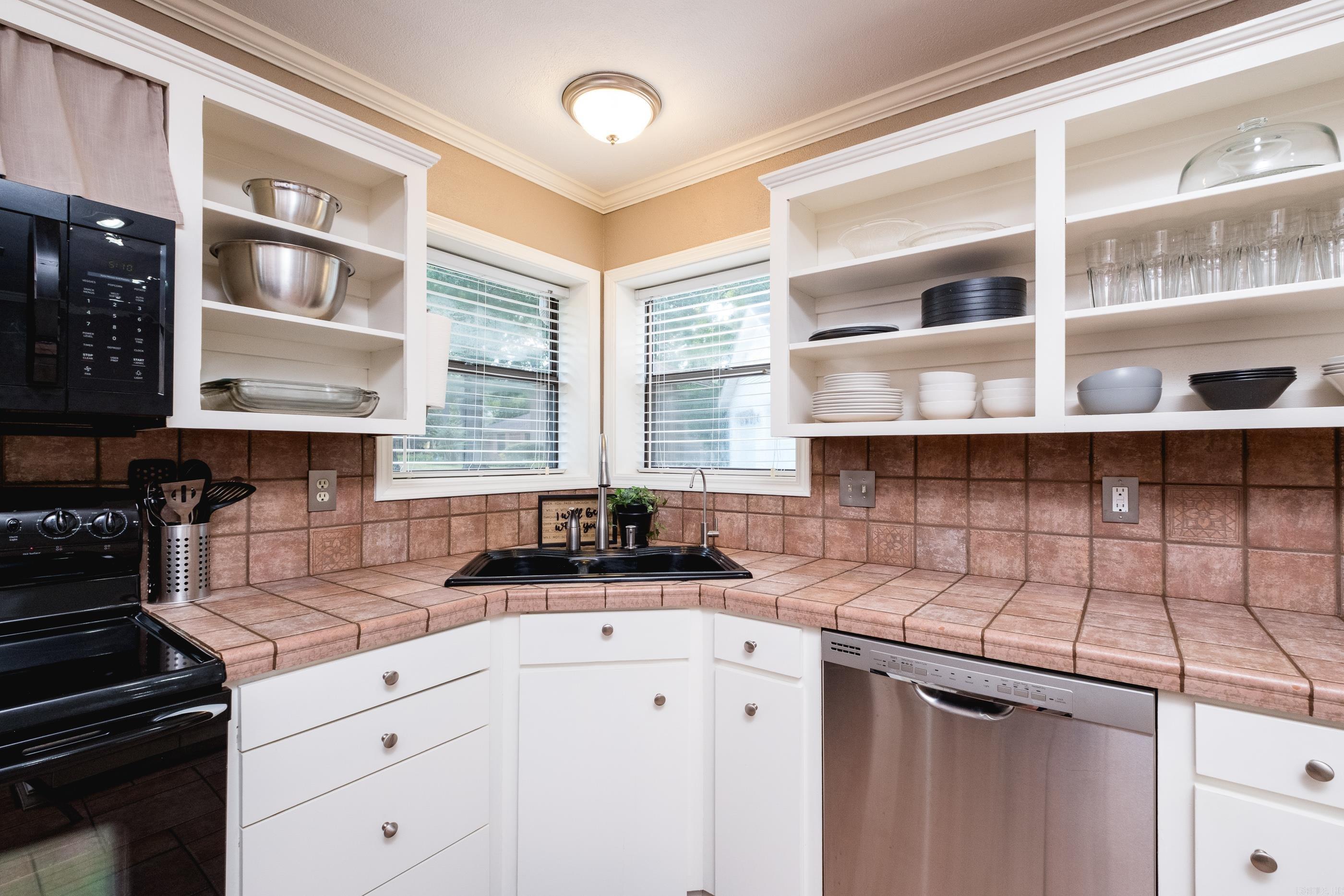 KIMBERLY MANOR ADDN - Residential