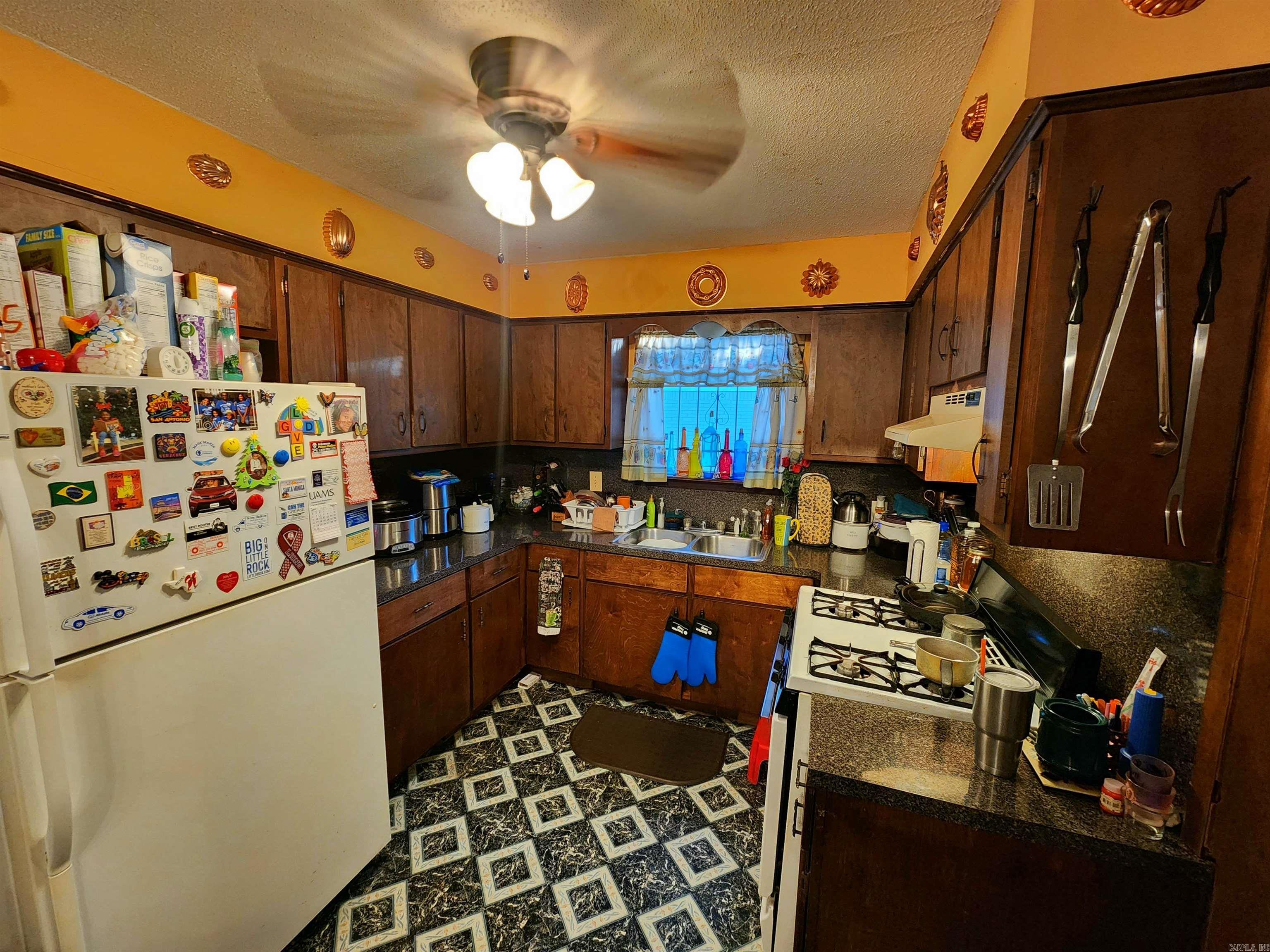 FAIRFIELD COVE - Residential