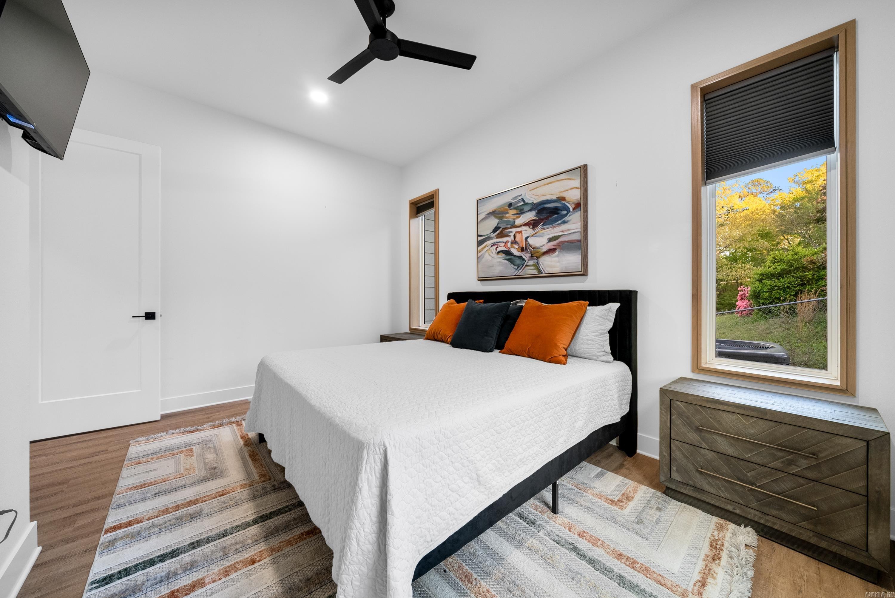 LAKE VIEW - Residential