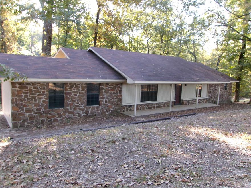 This beautiful custom-built home is in a great location, on a quiet street only a few miles from UAM, public schools, doctors' offices and the hospital. Sits on 6.94 shady acres! Large rooms with lots of space!