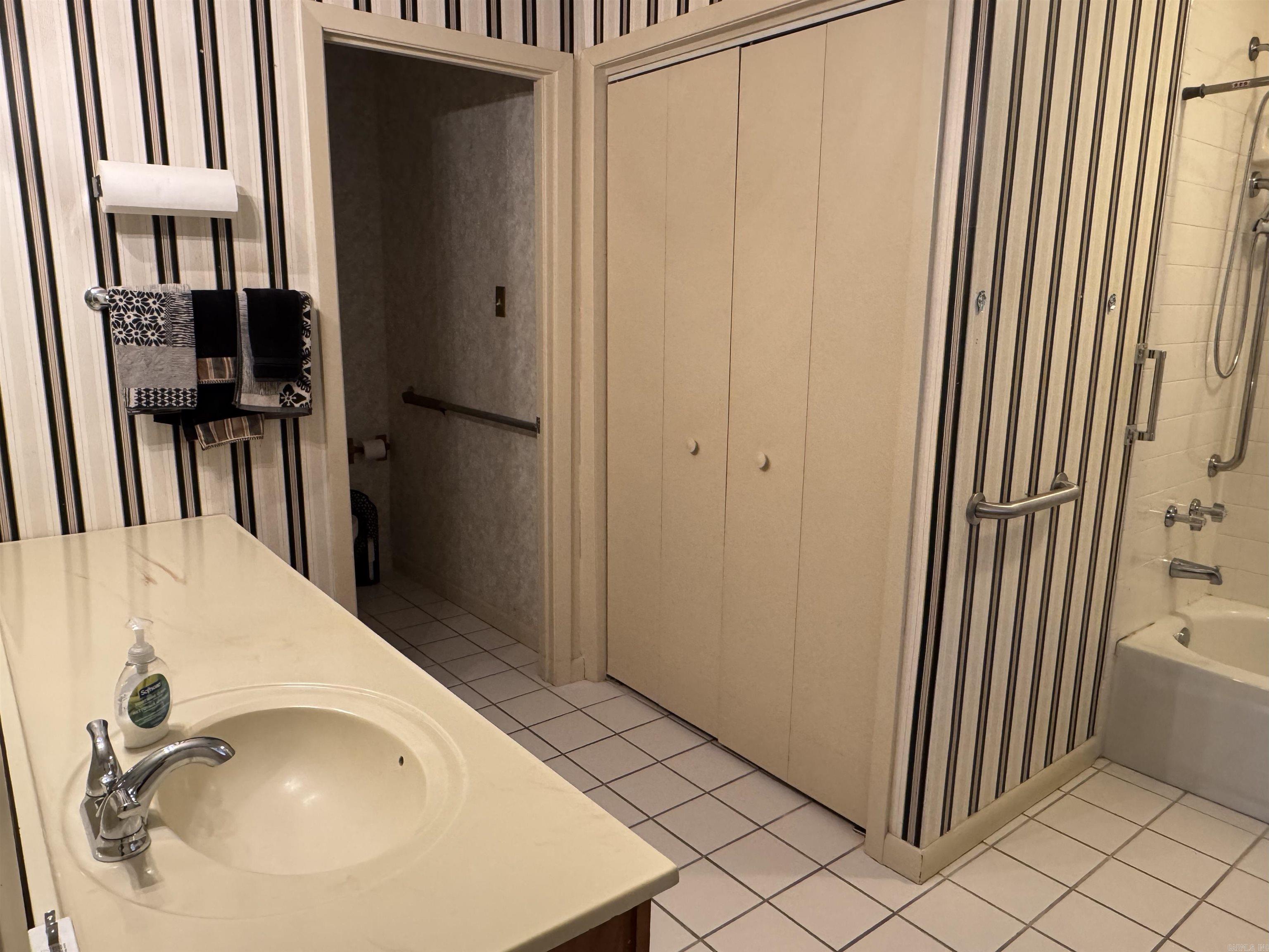 College Park R1 - Residential