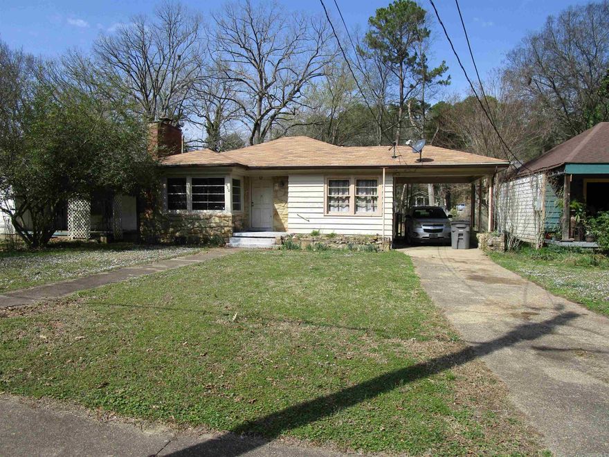 Great Location Overlooking Whittington Park.  Home has been a rental for several years and would make a great short term rental.  a lot of potential and seller is open to offers.  Inside photos will be added as current renter currently has 2 rooms filled with boxes.  Possible owner Financing with 25% down payment.  Please see agent remarks.