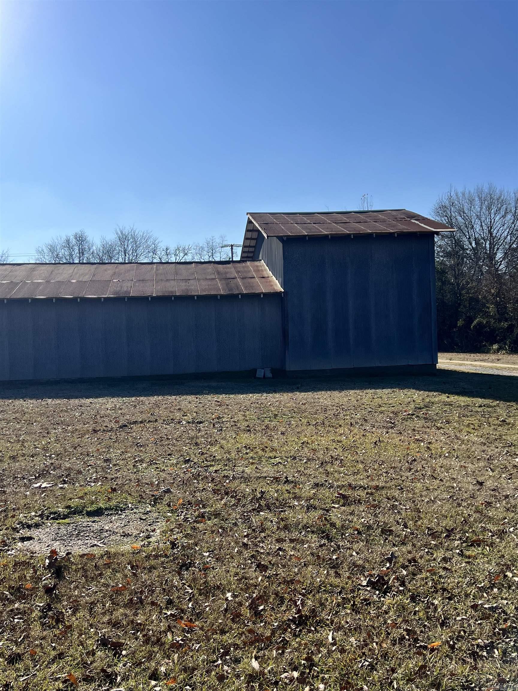 Town of Leola - Commercial Sale