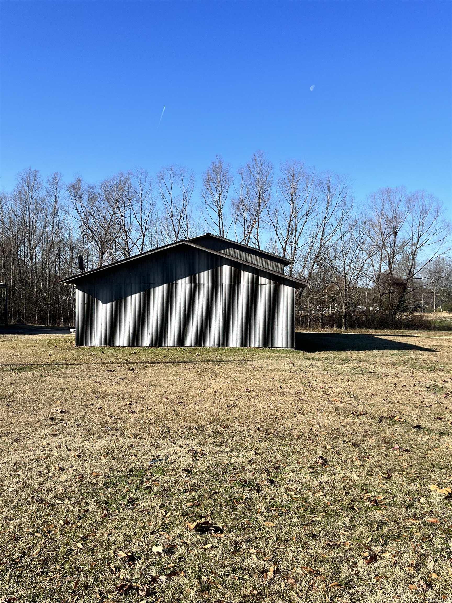 Town of Leola - Commercial Sale