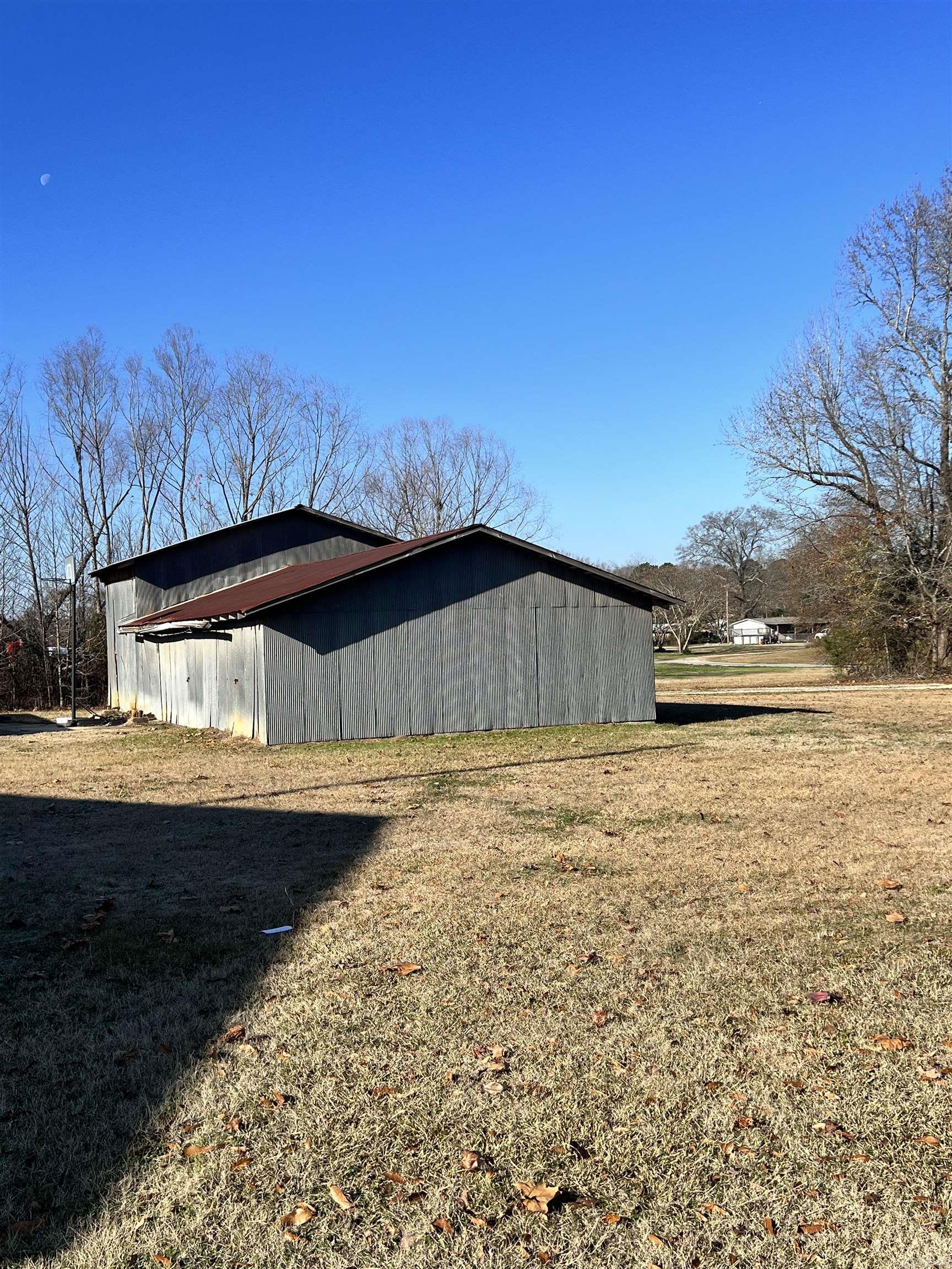 Town of Leola - Commercial Sale