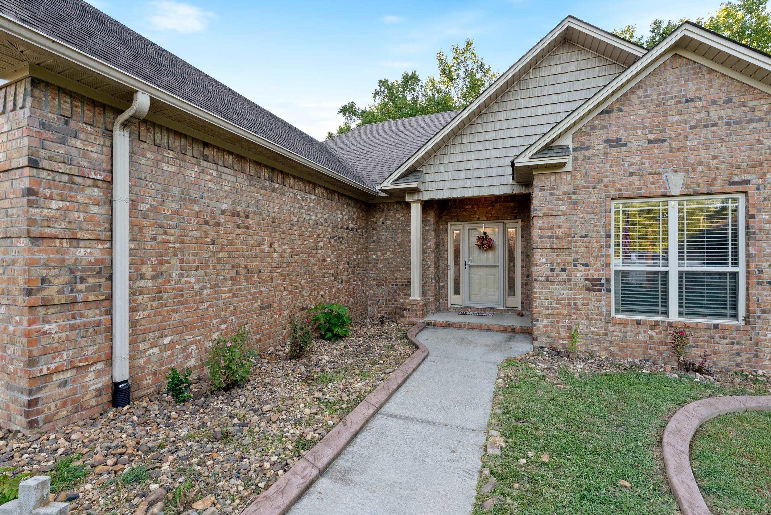 CEDAR FENCE - Residential