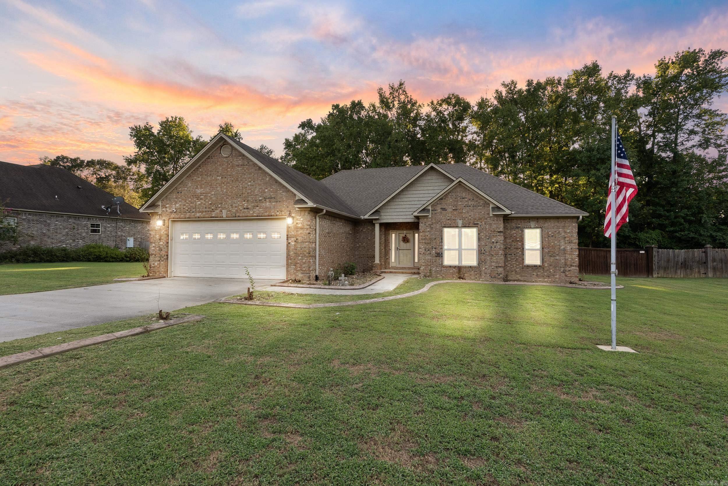 CEDAR FENCE - Residential