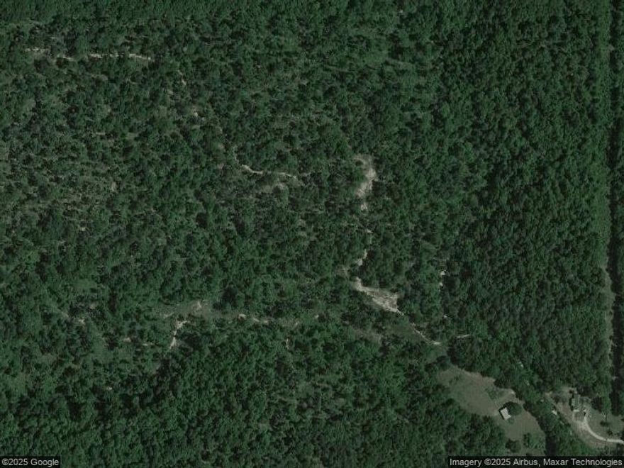 Close to Jasper. Home on 10 acres.